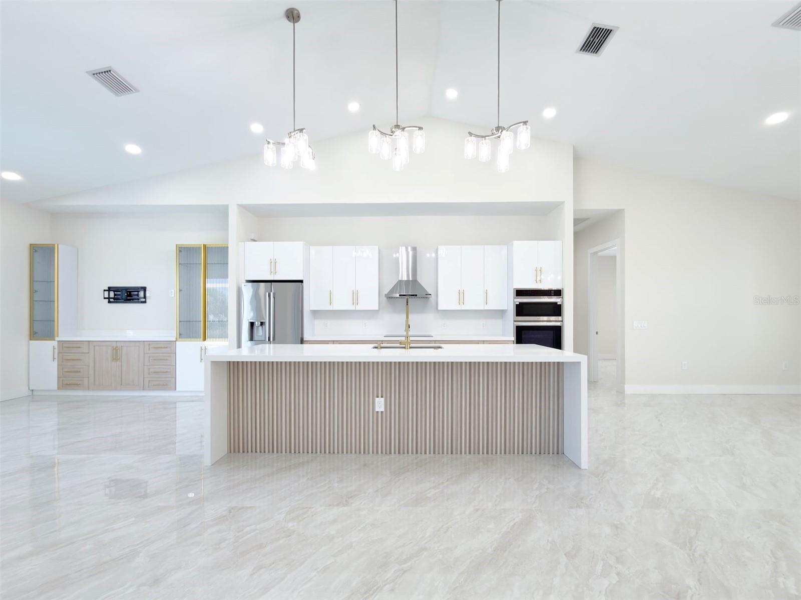 Image 5 of 53 For 14663 Lillian Circle