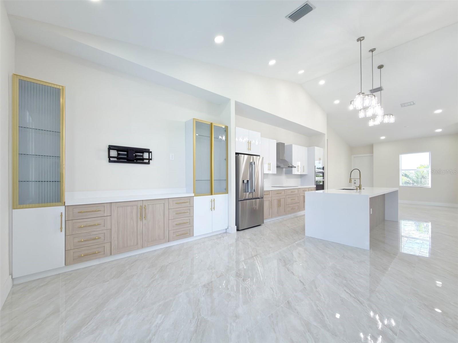 Image 6 of 53 For 14663 Lillian Circle