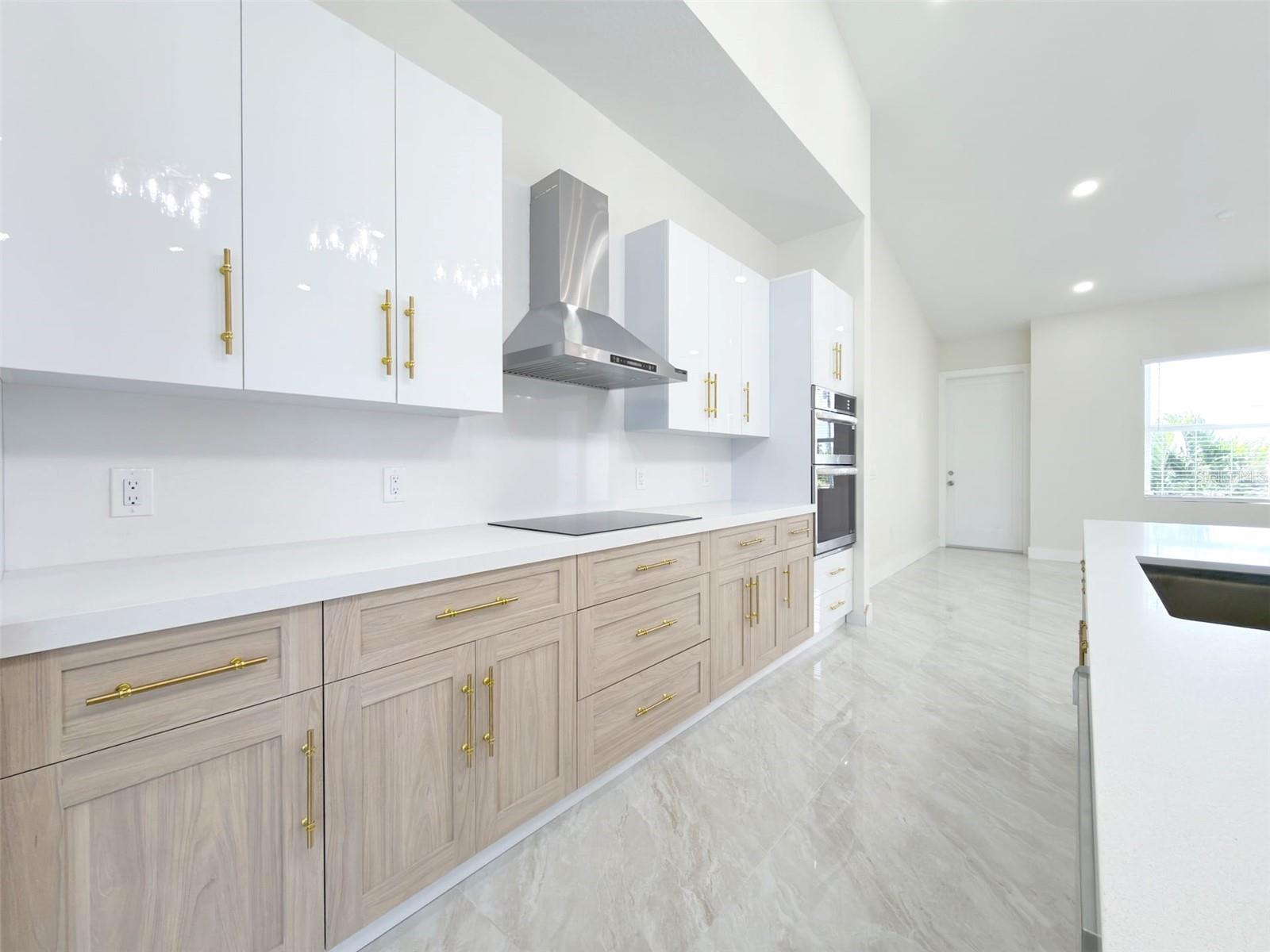 Image 8 of 53 For 14663 Lillian Circle