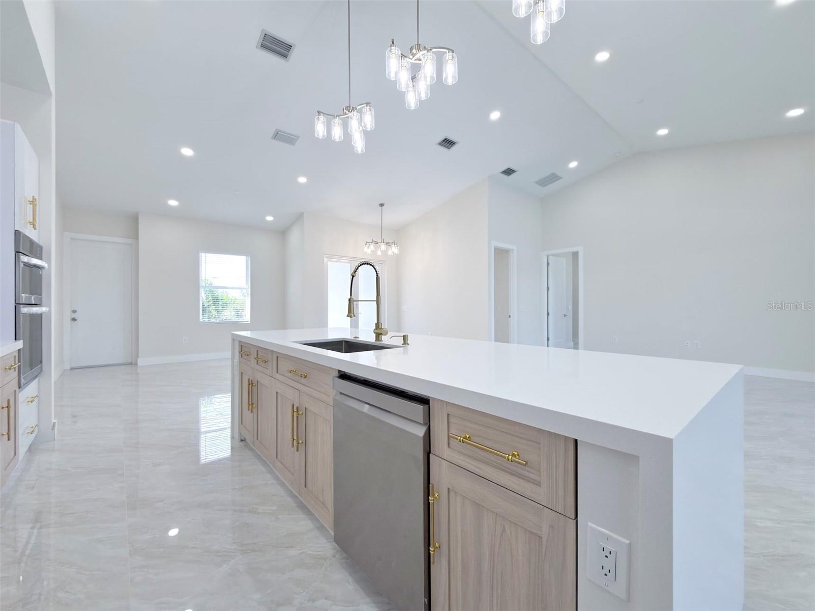 Image 9 of 53 For 14663 Lillian Circle