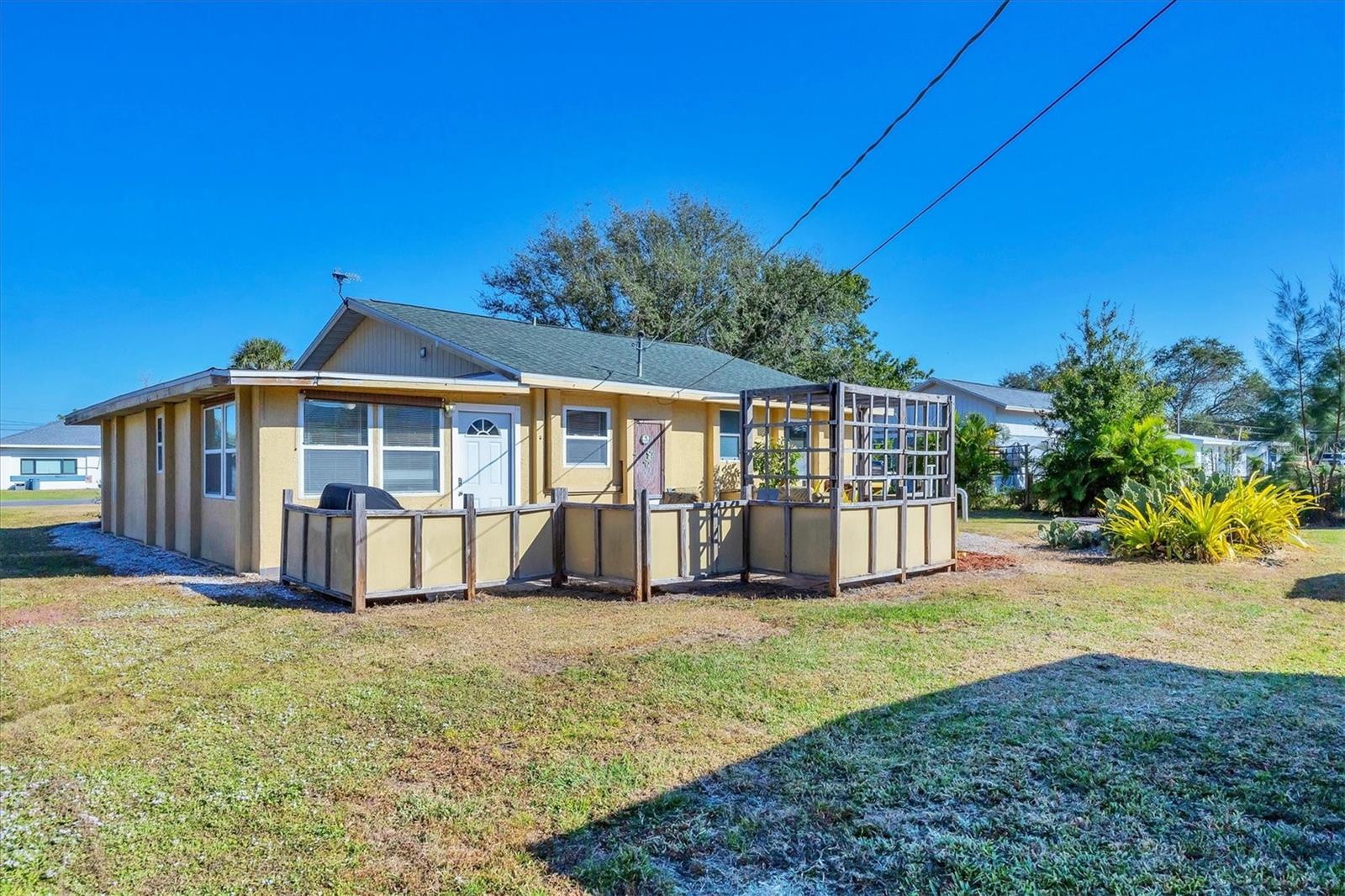 Image 17 of 23 For 831 1st Street