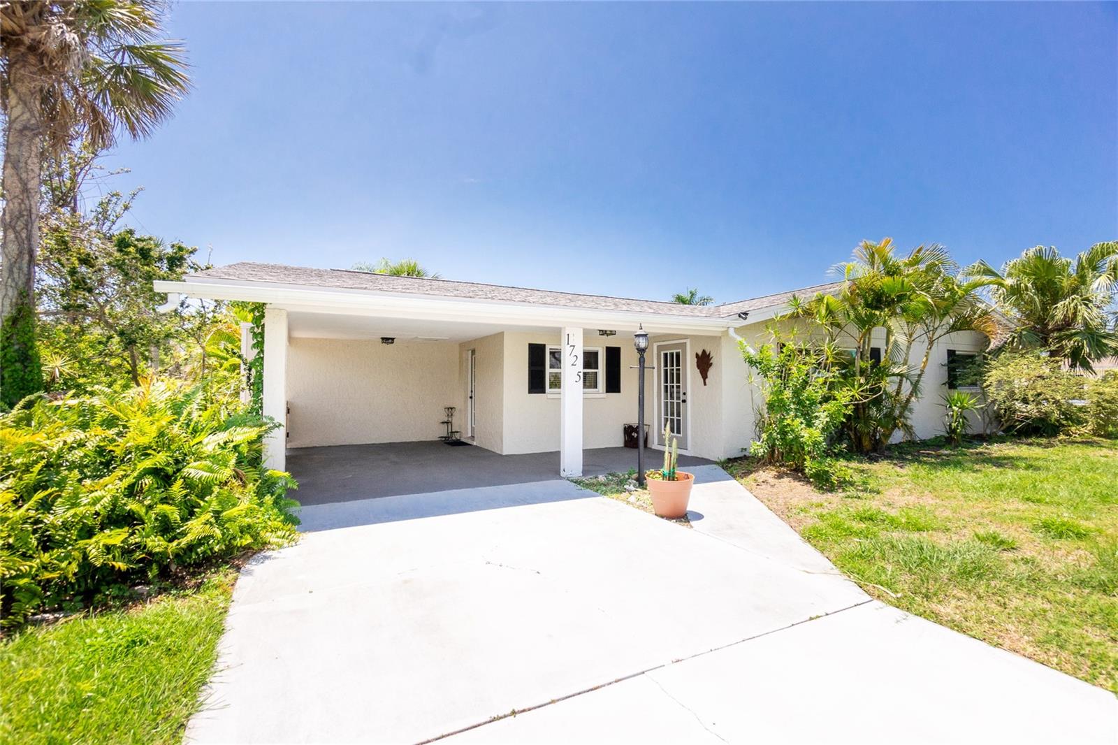 Image 2 of 38 For 1725 Blue Bird Lane