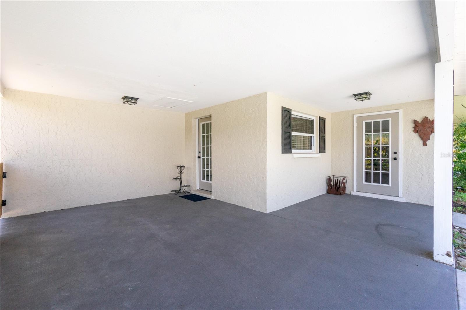 Image 3 of 38 For 1725 Blue Bird Lane