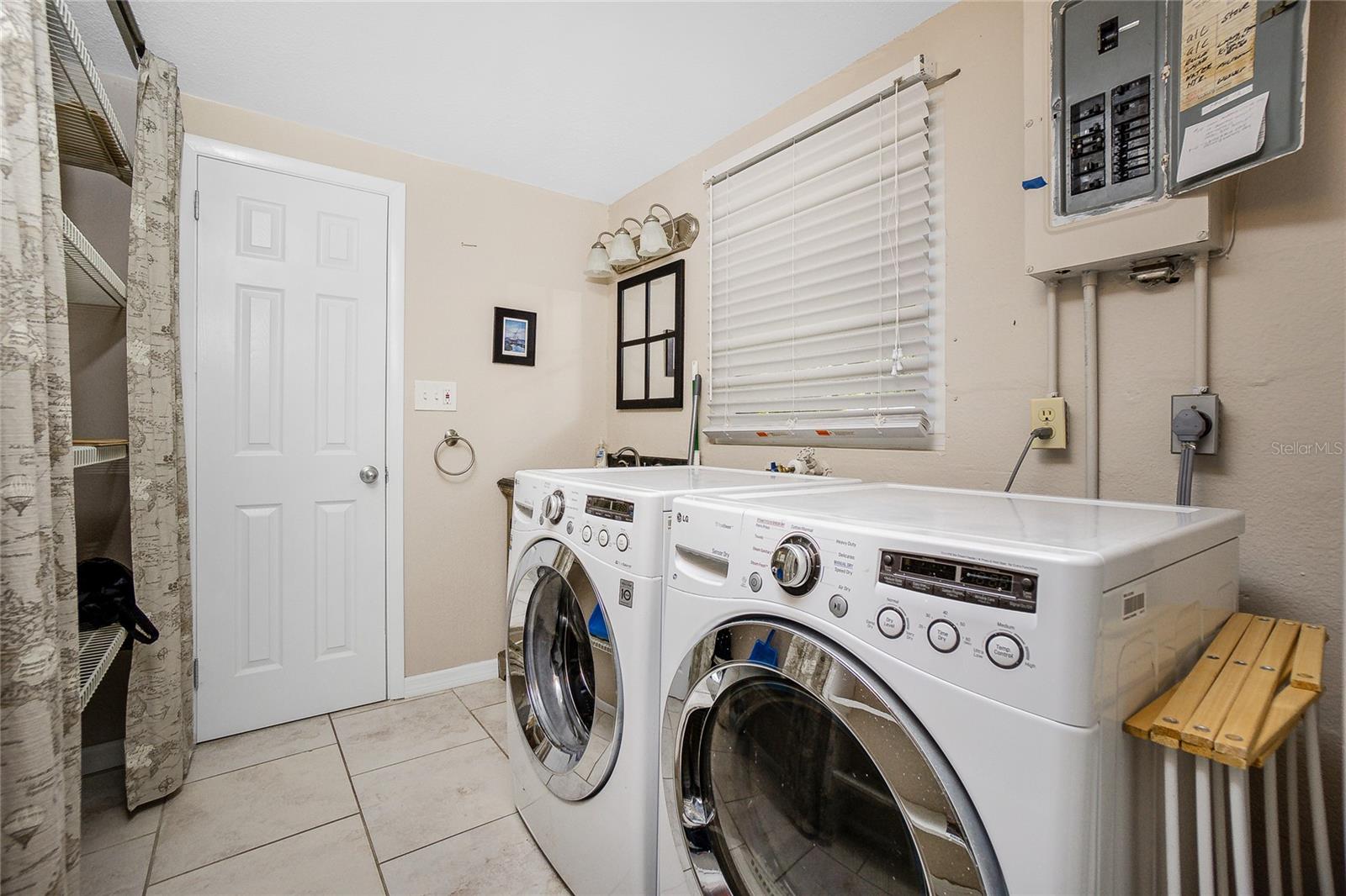 Image 32 of 38 For 1725 Blue Bird Lane