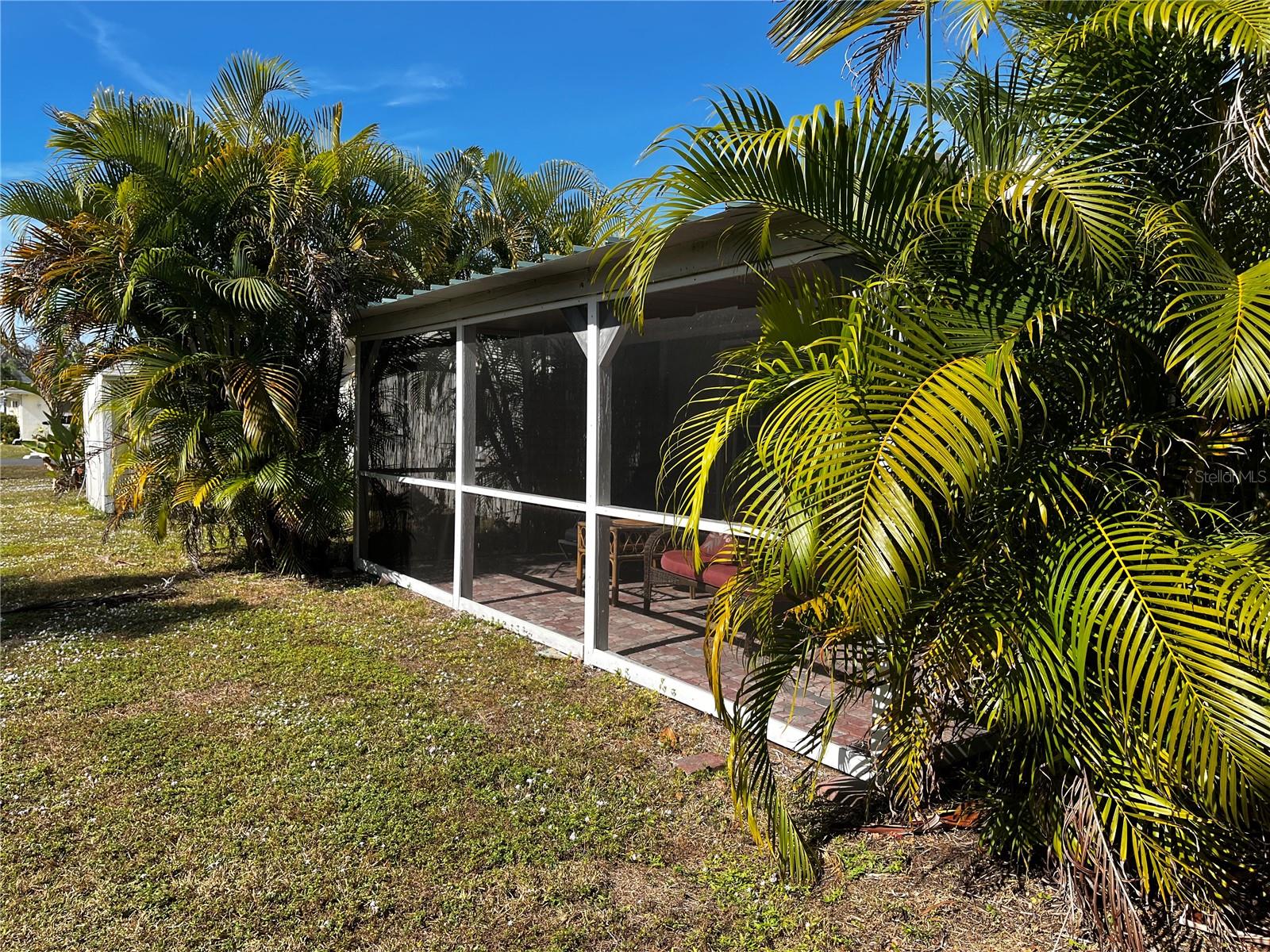 Image 4 of 38 For 1725 Blue Bird Lane