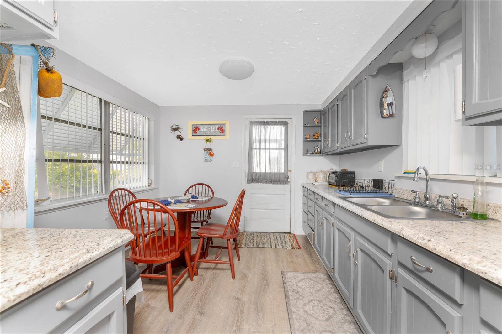 Image 10 of 45 For 619 Via Cala