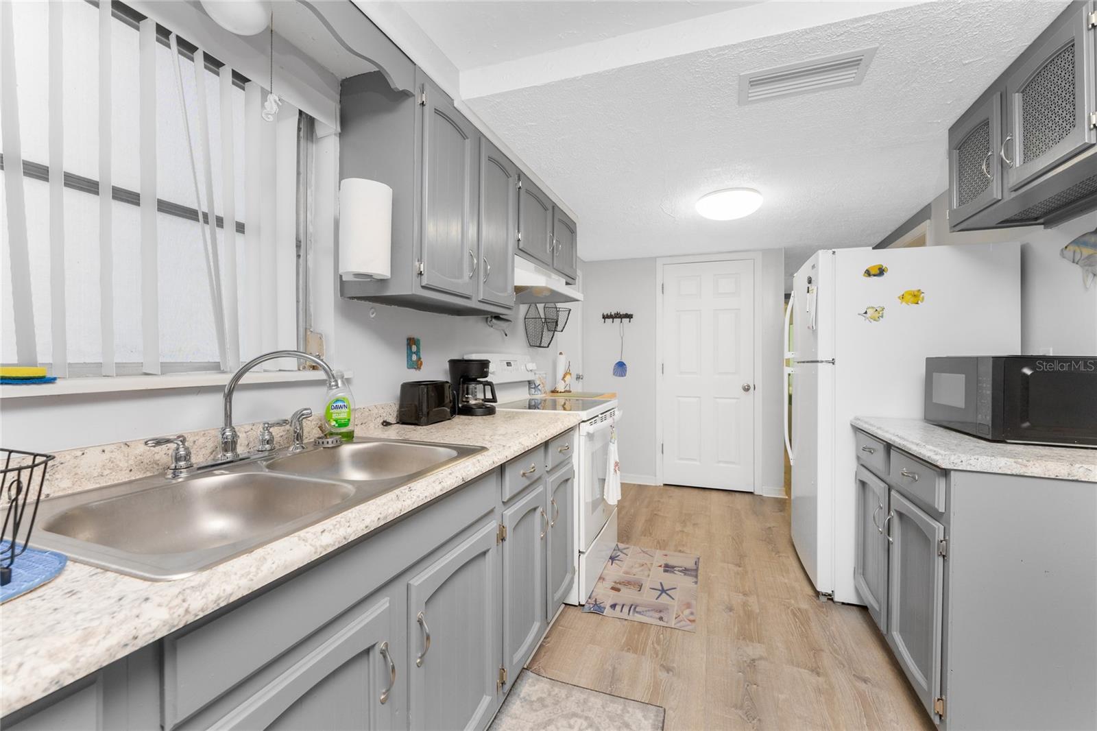 Image 11 of 45 For 619 Via Cala