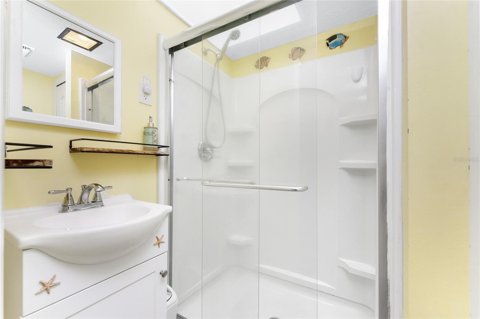 Image 19 of 45 For 619 Via Cala