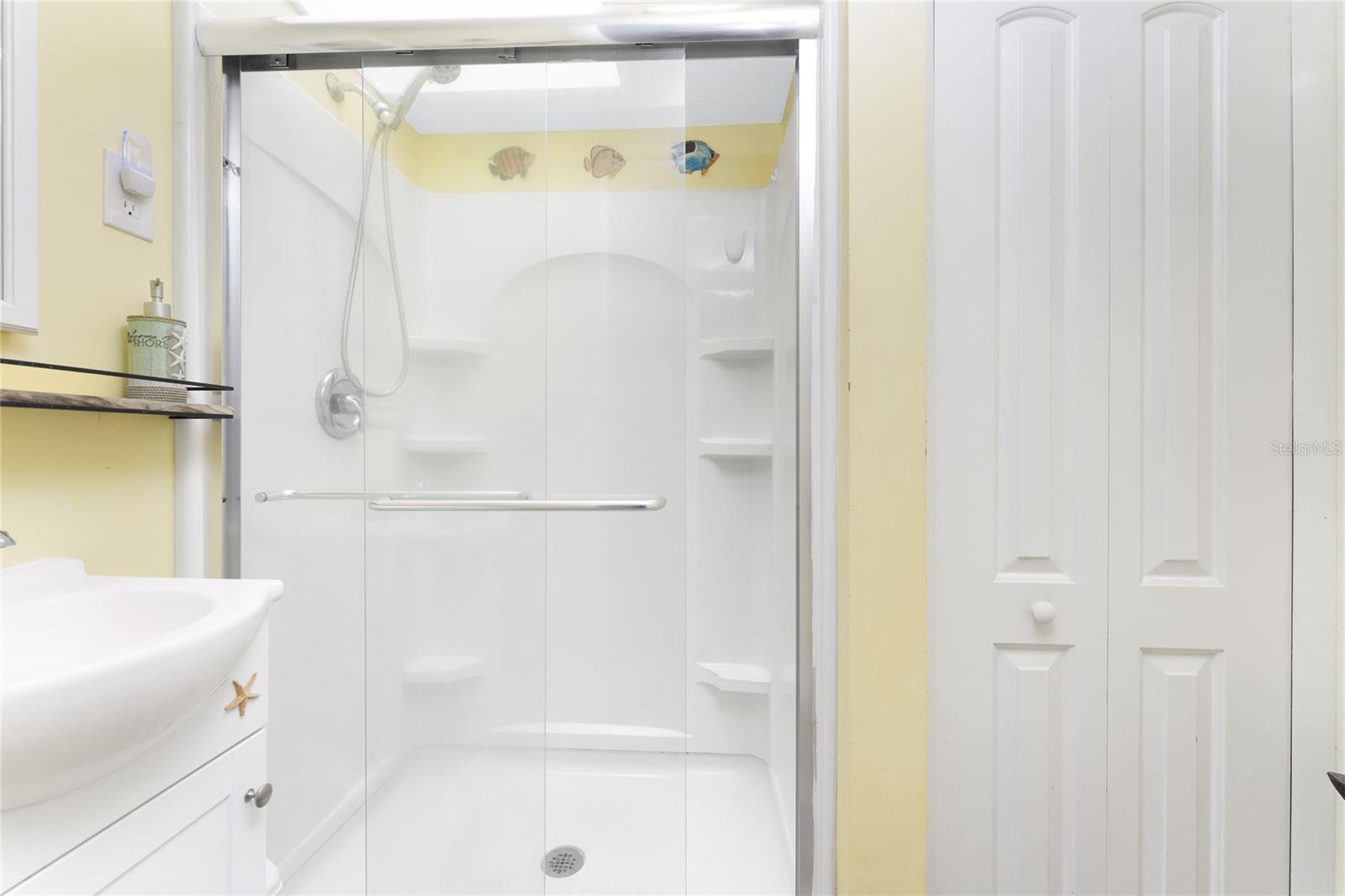 Image 20 of 45 For 619 Via Cala