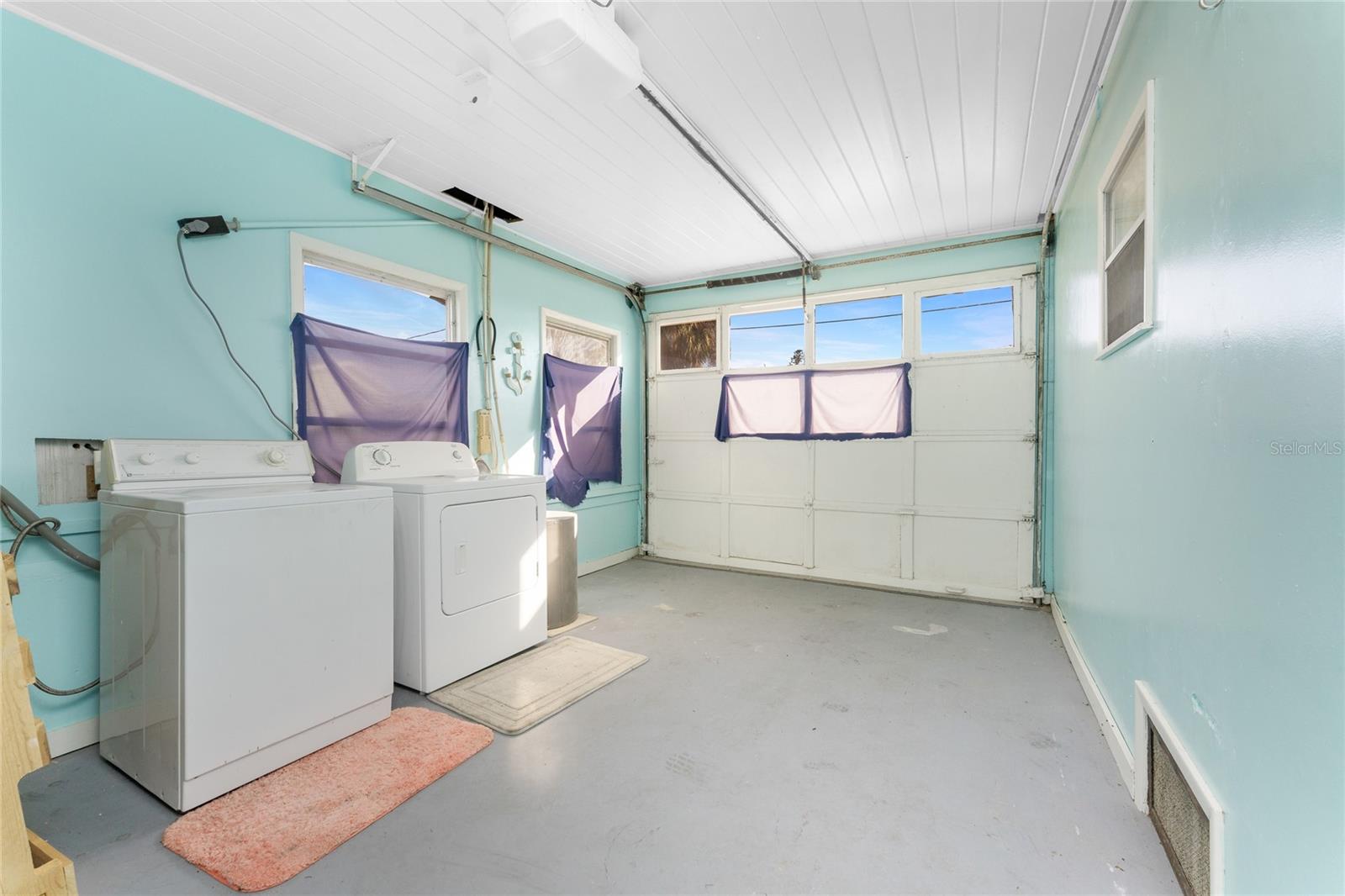 Image 22 of 45 For 619 Via Cala