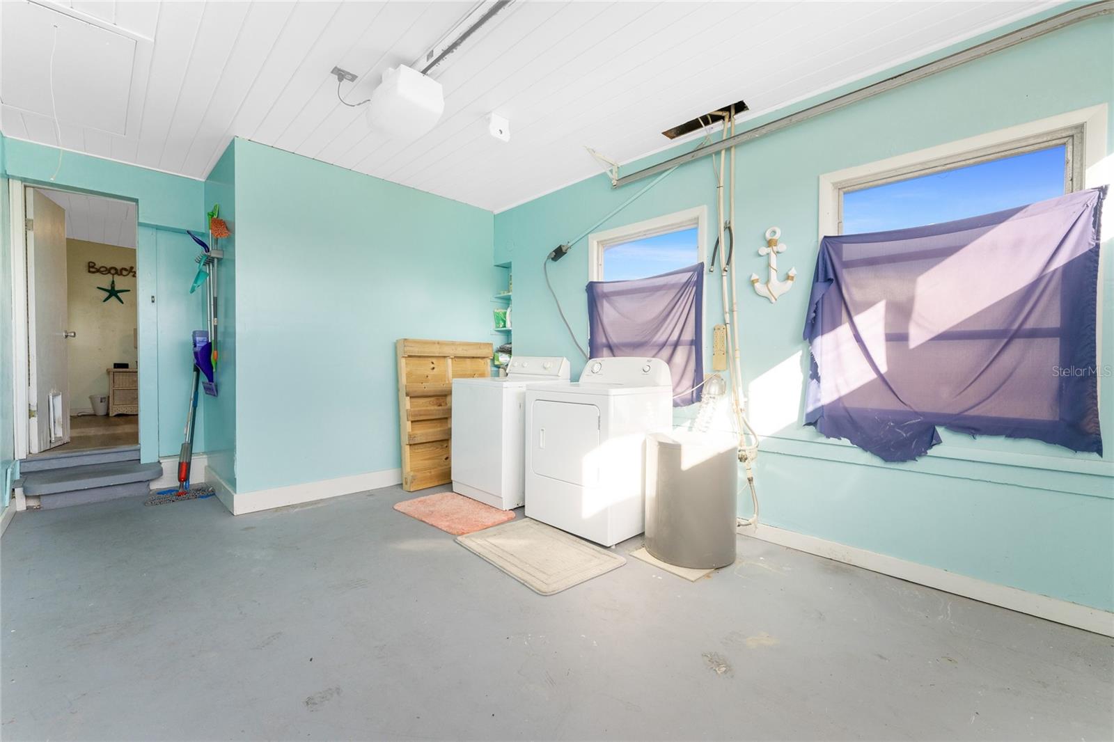 Image 23 of 45 For 619 Via Cala