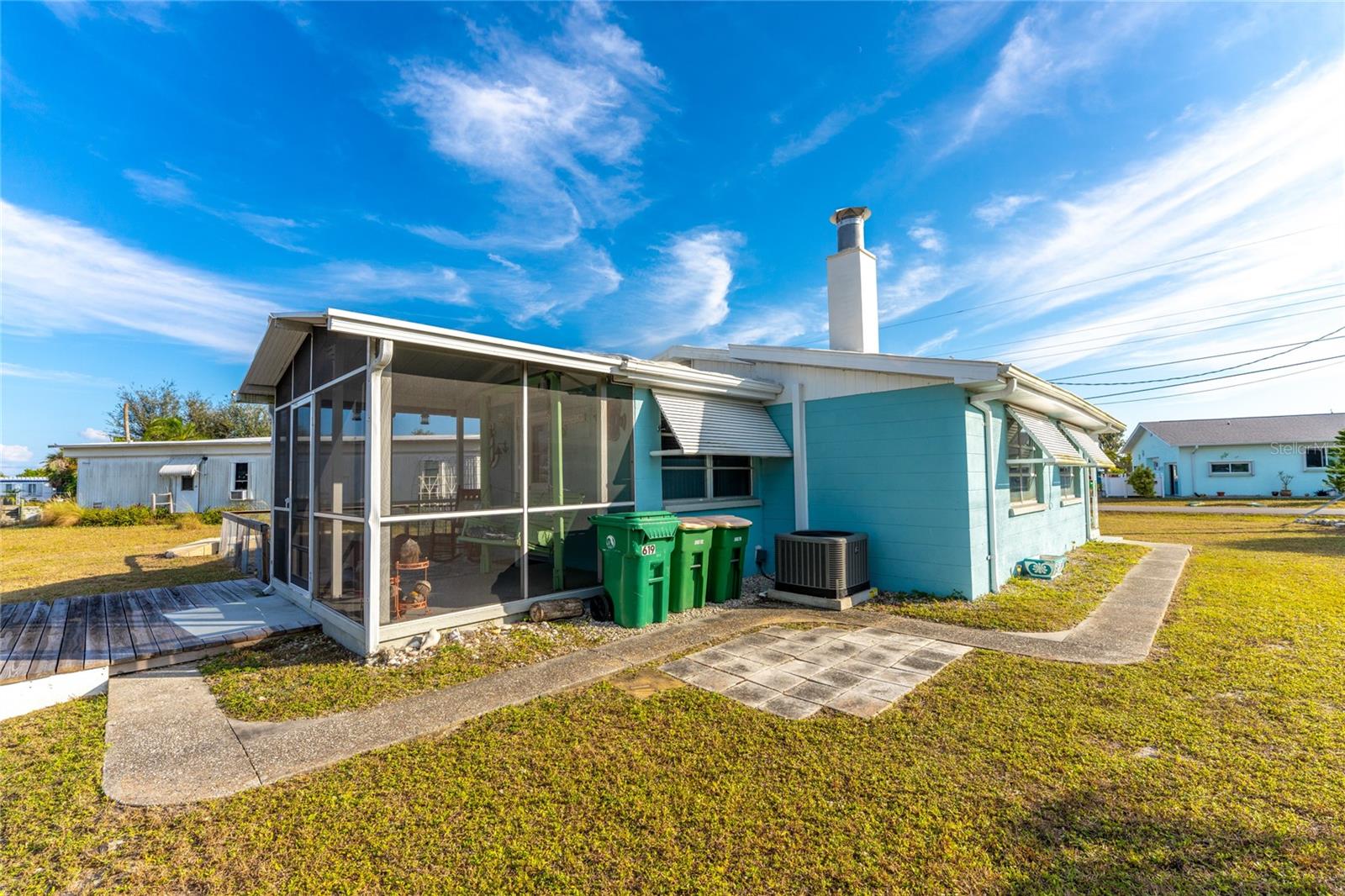 Image 37 of 45 For 619 Via Cala