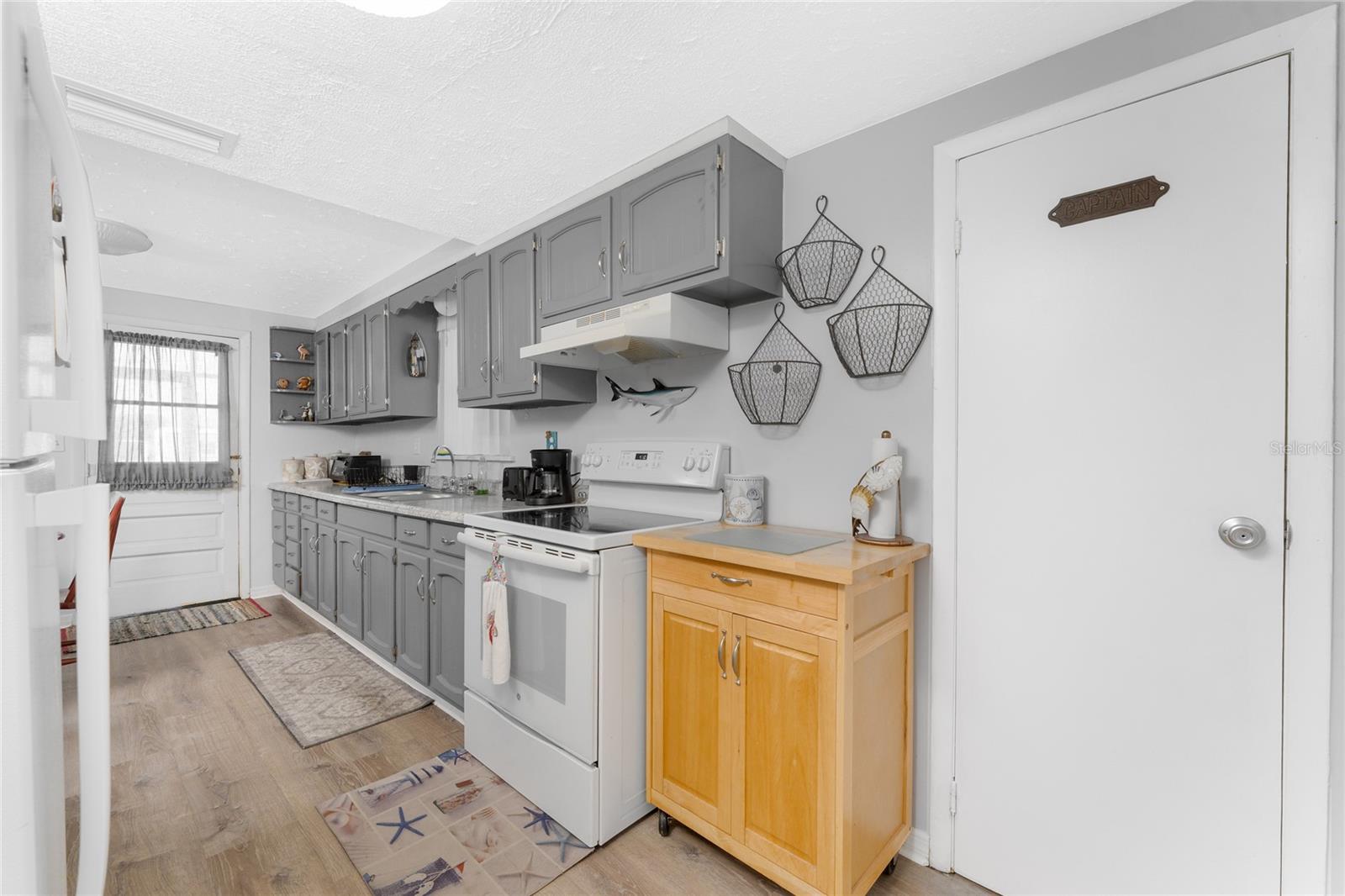 Image 7 of 45 For 619 Via Cala