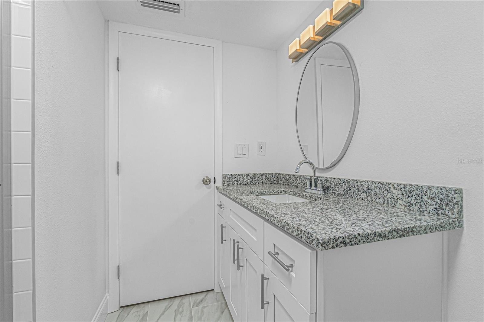 Image 19 of 24 For 1081 Humboldt Street