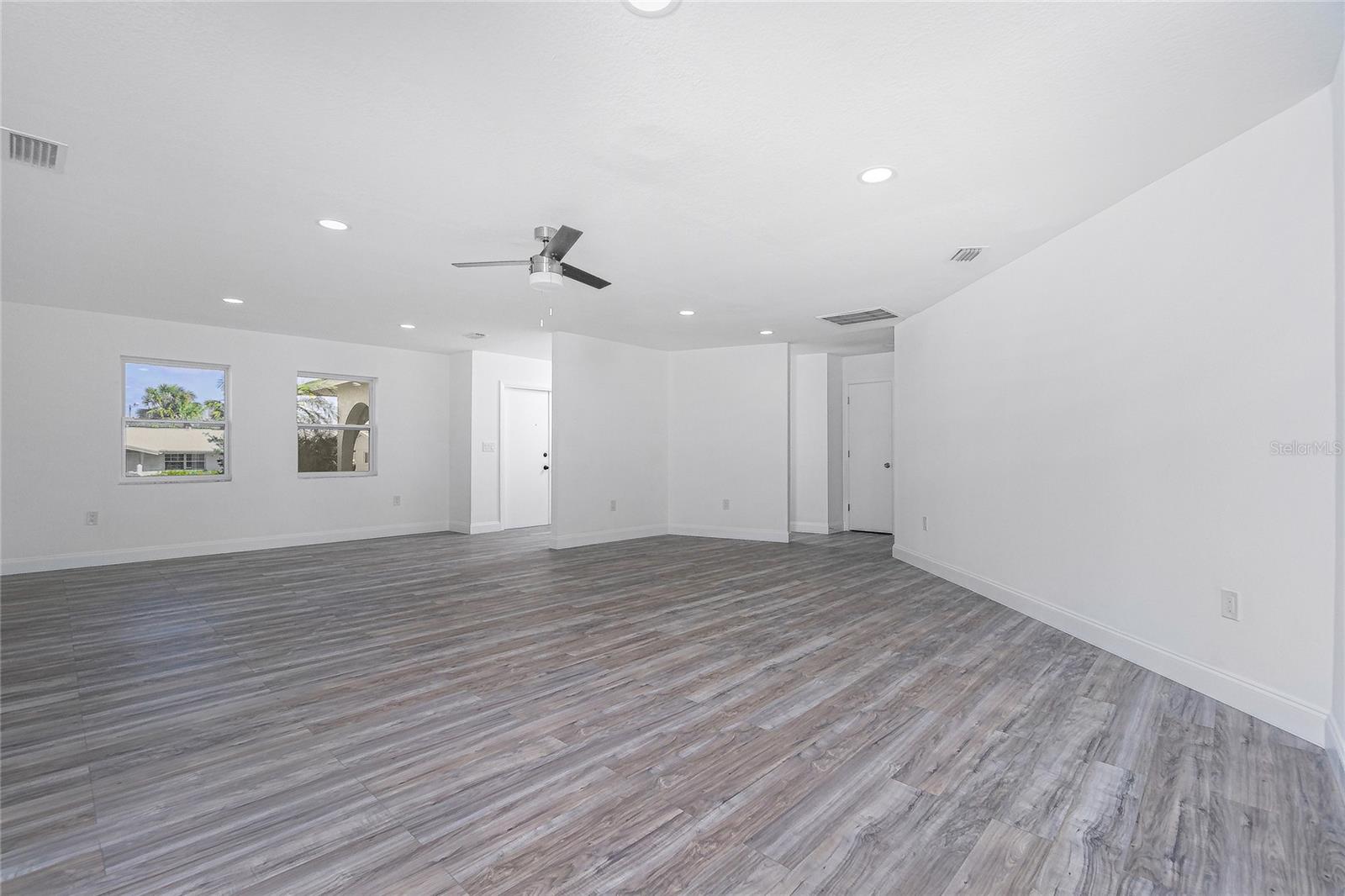 Image 5 of 24 For 1081 Humboldt Street