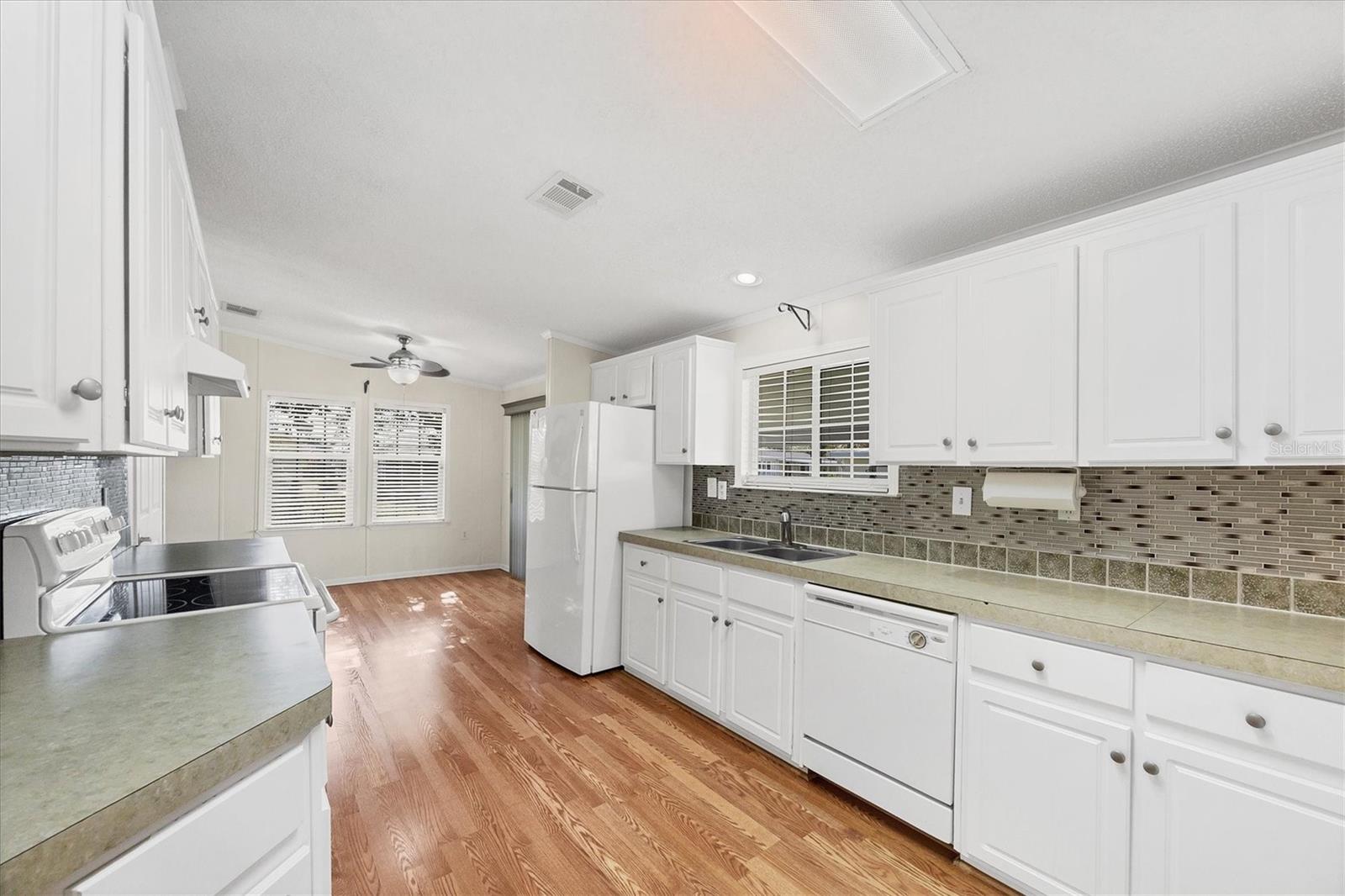 Image 12 of 38 For 9077 Pinehaven Way