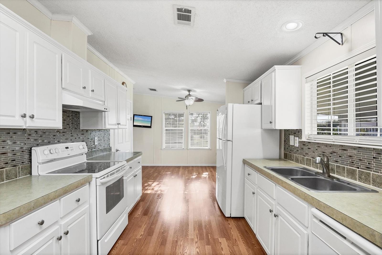 Image 13 of 38 For 9077 Pinehaven Way