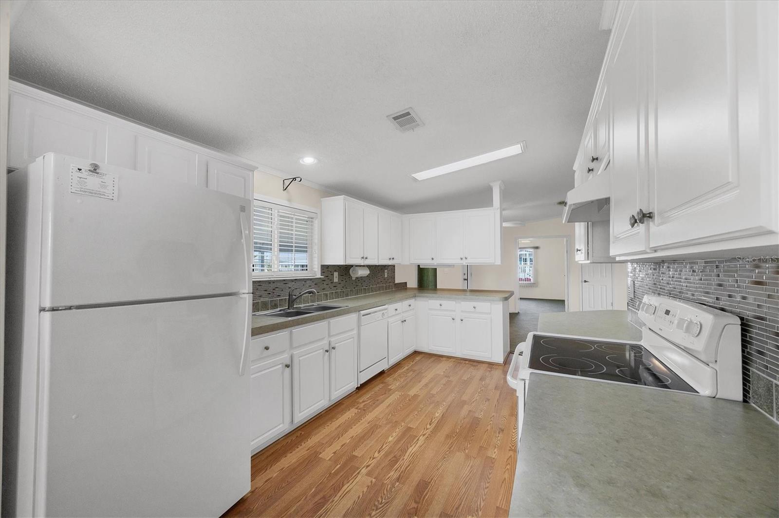 Image 14 of 38 For 9077 Pinehaven Way