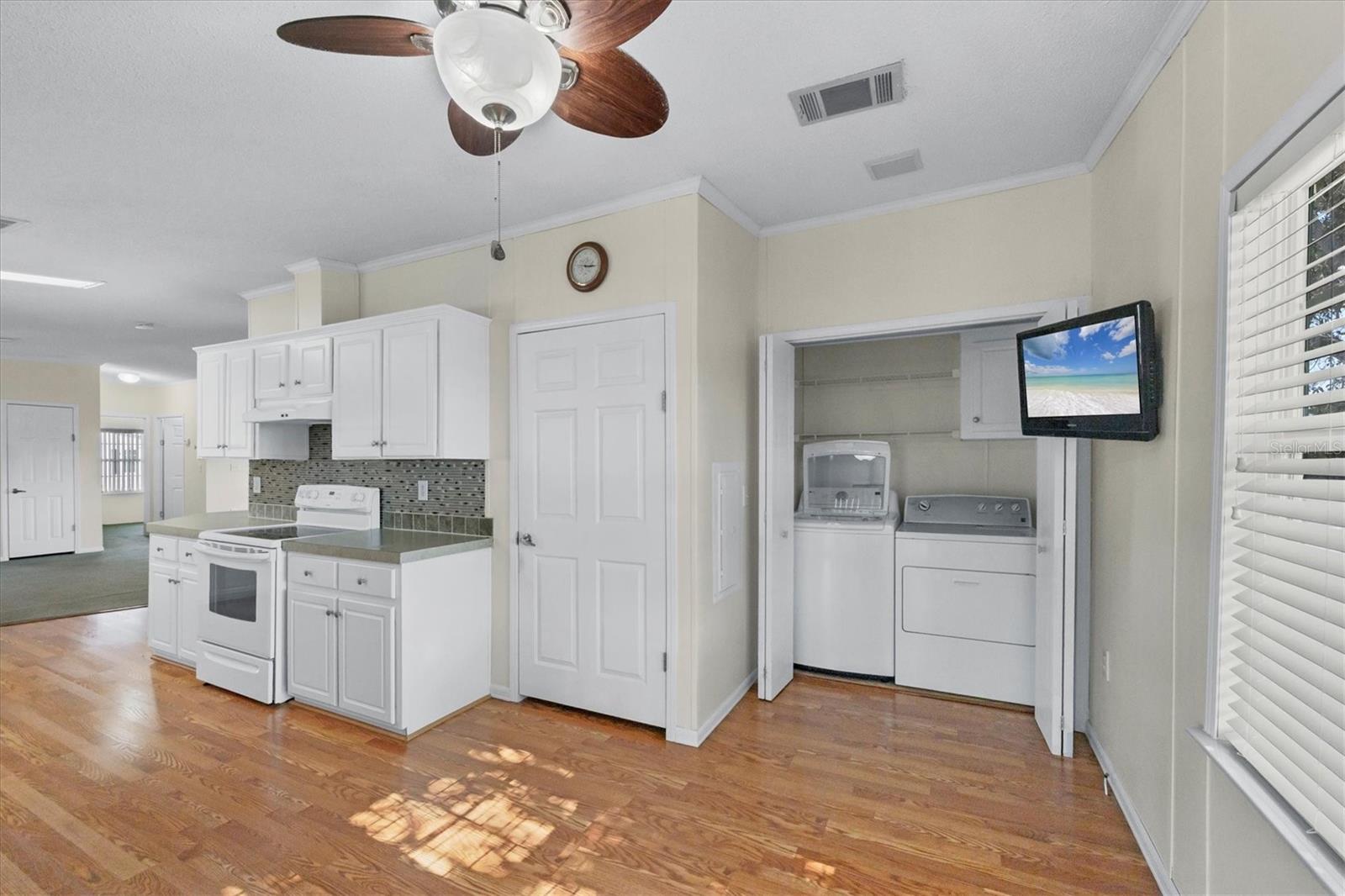 Image 15 of 38 For 9077 Pinehaven Way