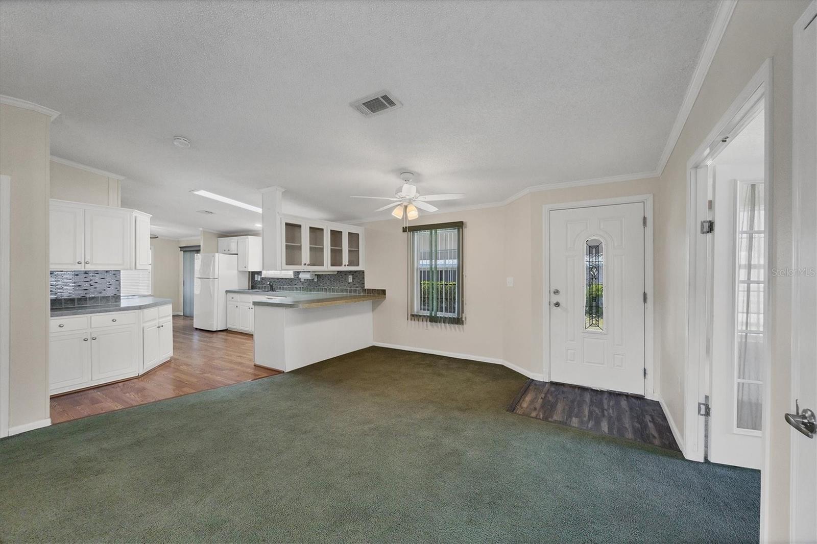 Image 8 of 38 For 9077 Pinehaven Way