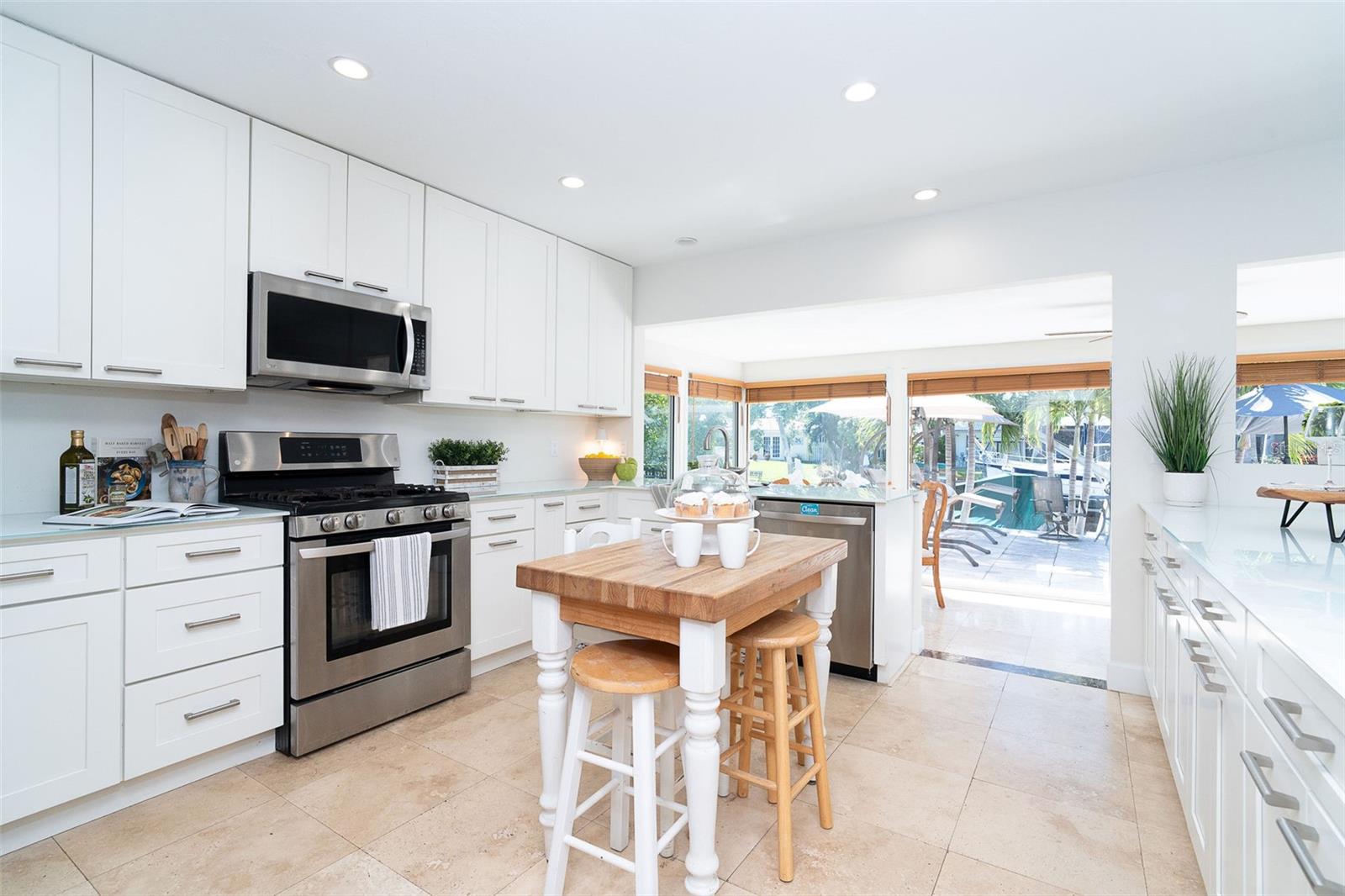 Image 18 of 83 For 1648 Shelburne Lane