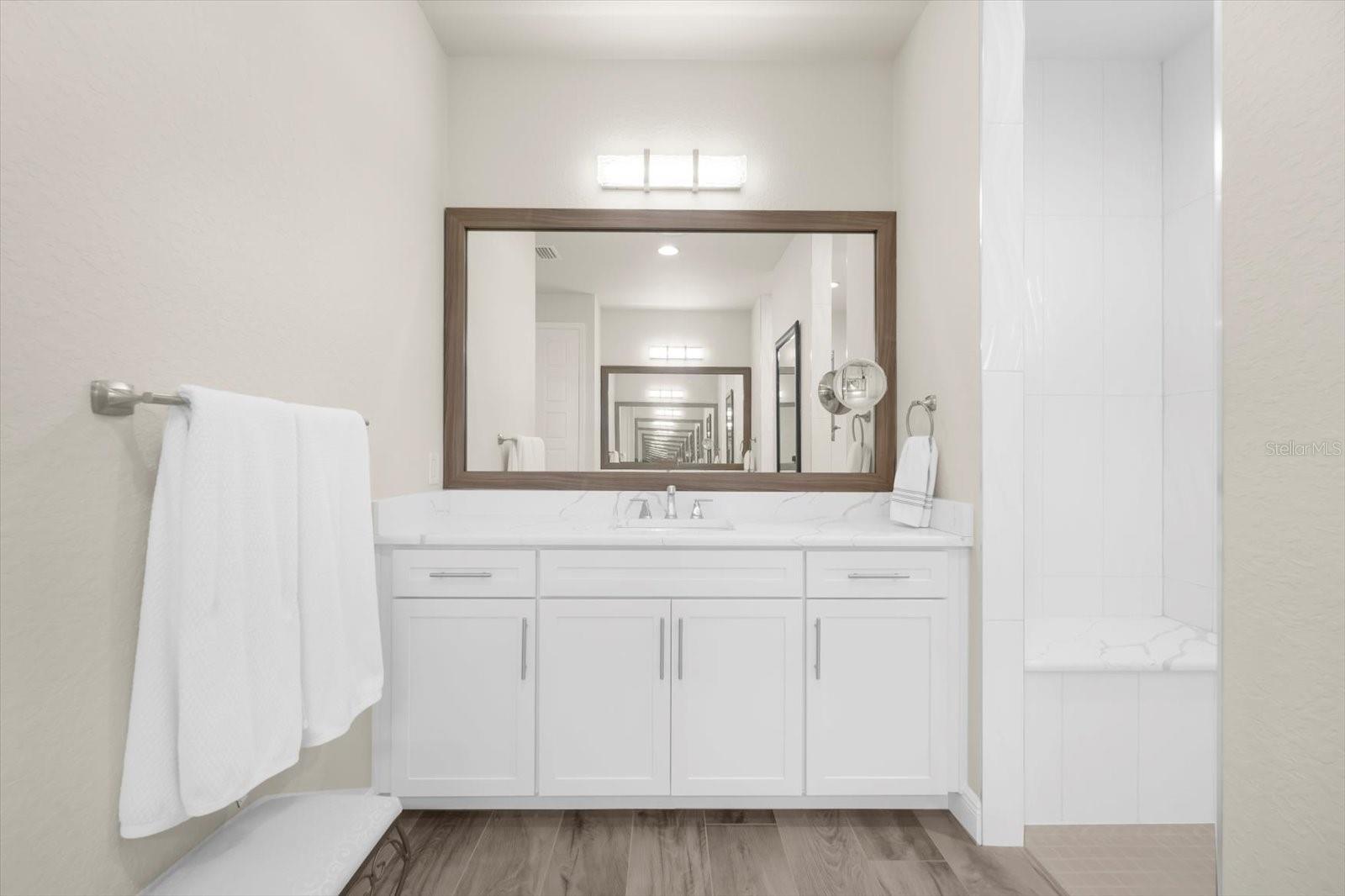 Image 25 of 53 For 15872 Melport Circle