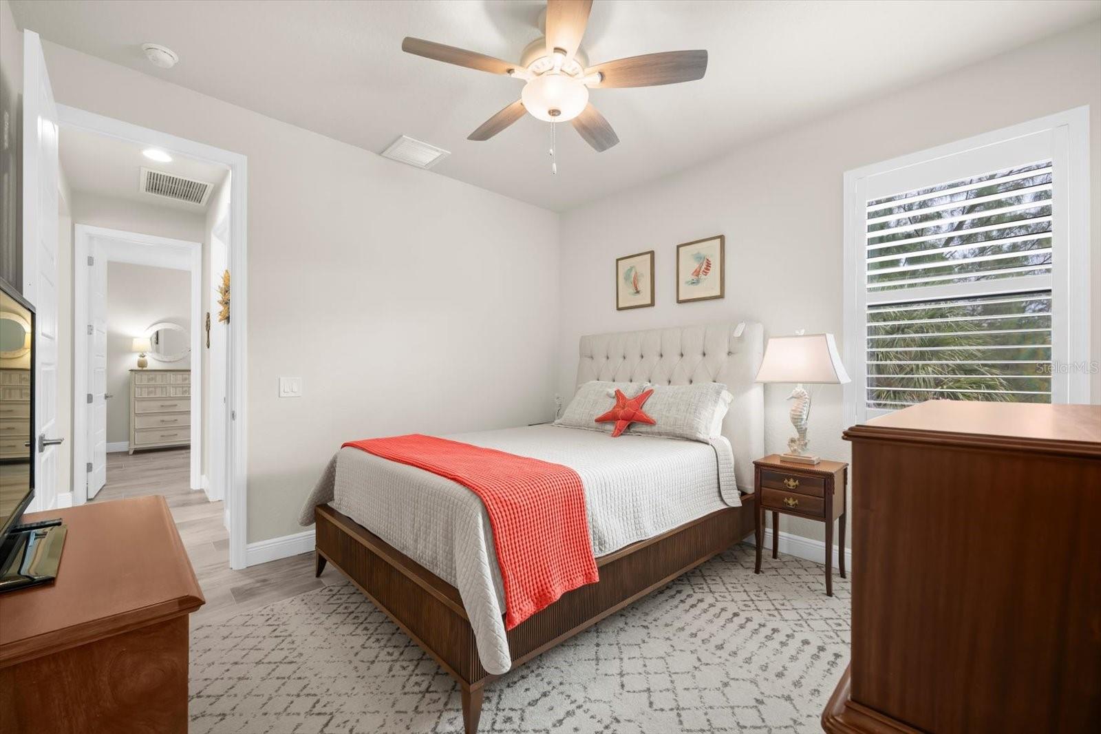 Image 28 of 53 For 15872 Melport Circle