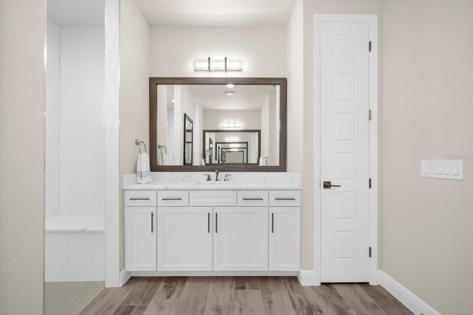 Image 33 of 53 For 15872 Melport Circle