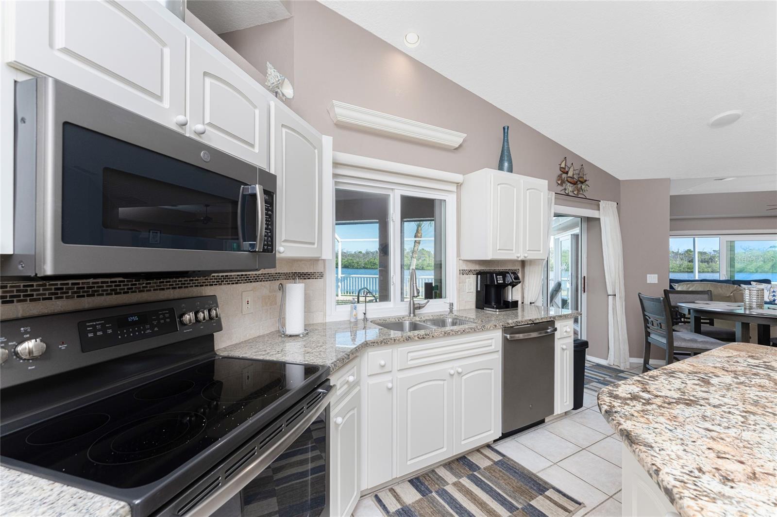 Image 13 of 71 For 310 Coral Creek Drive