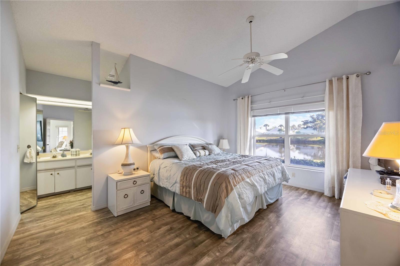 Image 26 of 66 For 805 Harrington Lake Drive N 76