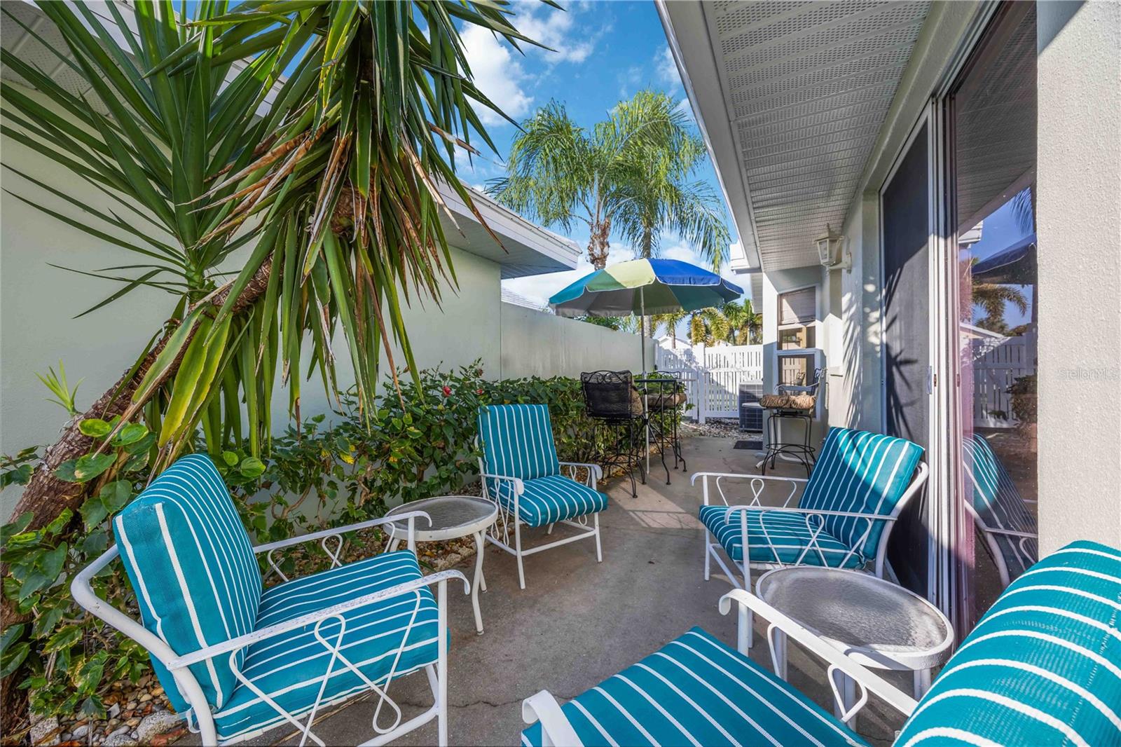 Image 39 of 66 For 805 Harrington Lake Drive N 76