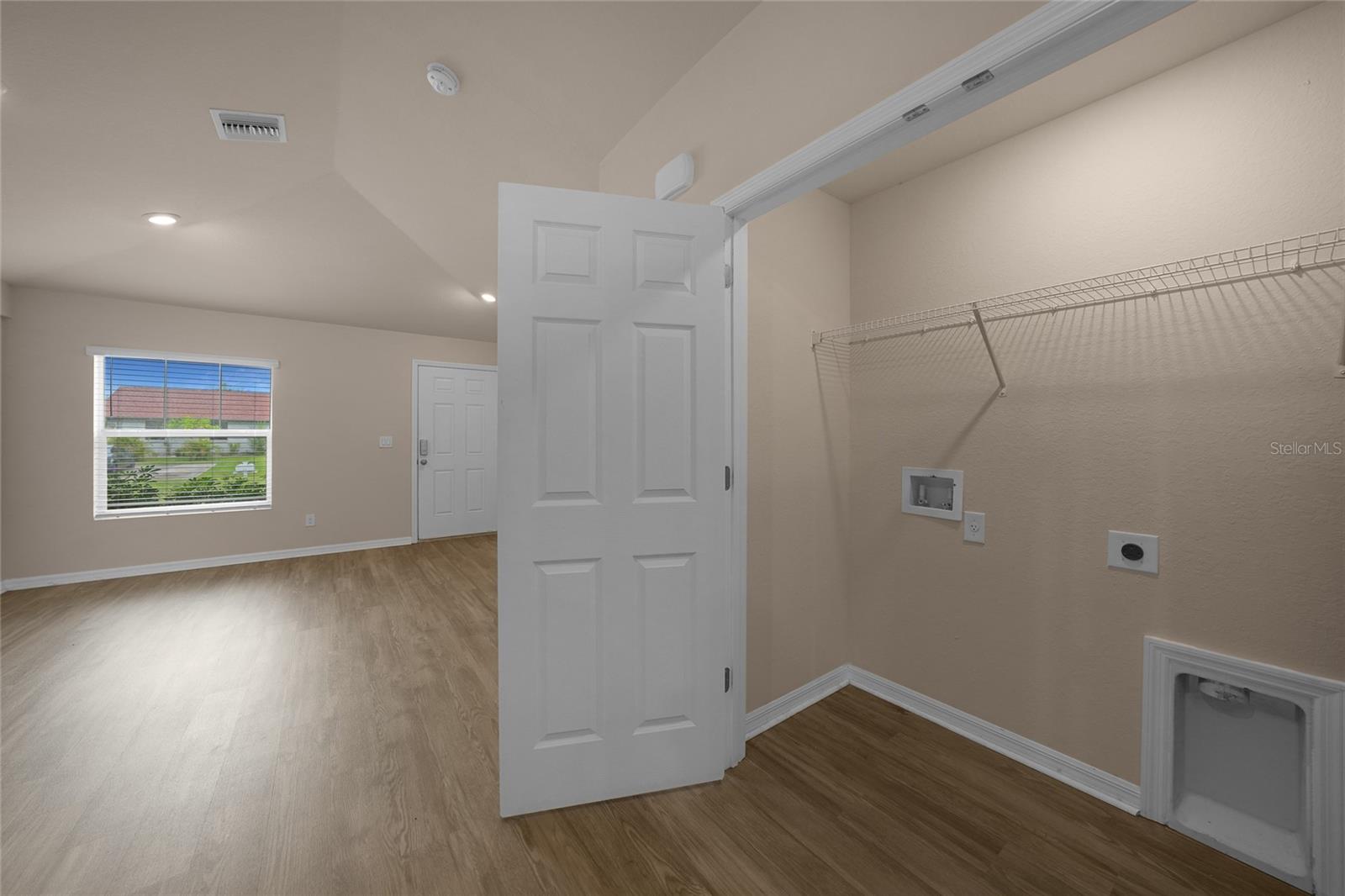 Image 16 of 37 For 11057 & 11059 Pendleton Avenue