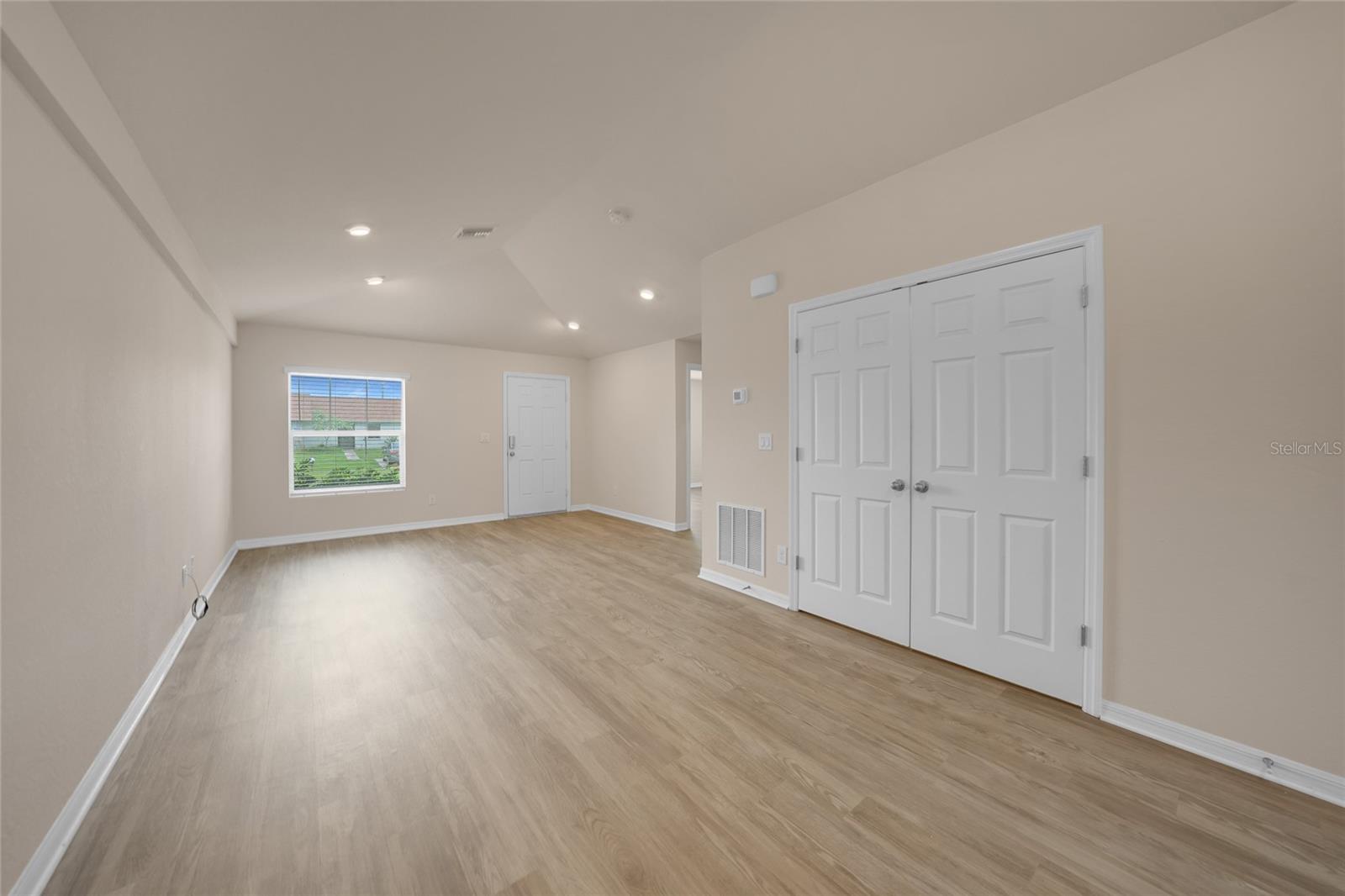 Image 5 of 37 For 11057 & 11059 Pendleton Avenue