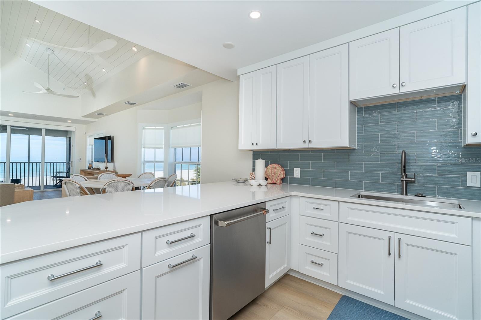 Image 11 of 53 For 7524 Palm Island Drive S 1322