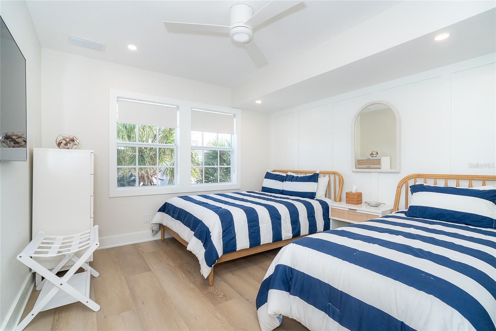 Image 28 of 53 For 7524 Palm Island Drive S 1322