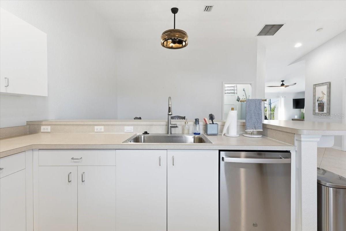 Image 10 of 38 For 8101 Memory Lane 219