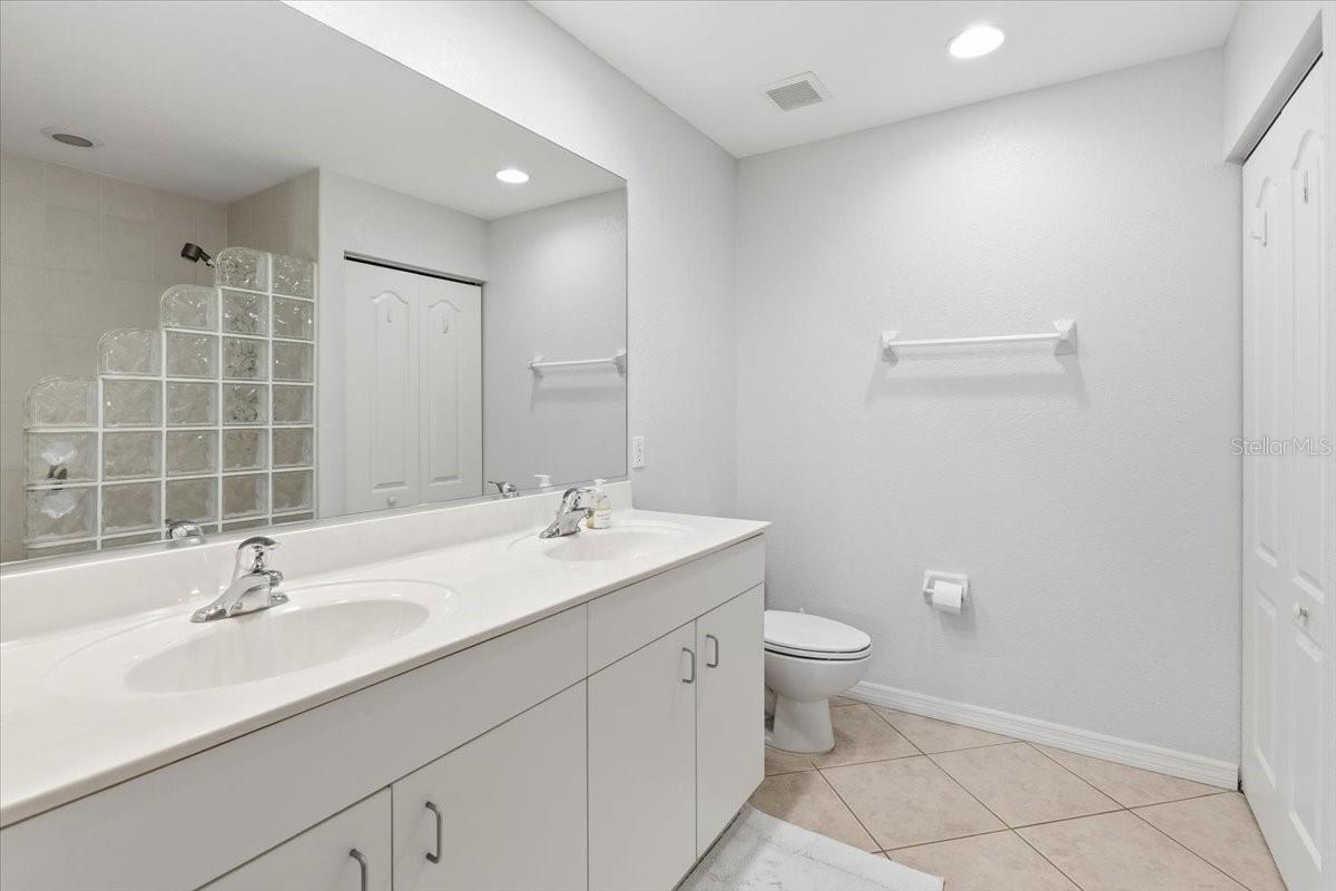 Image 21 of 38 For 8101 Memory Lane 219