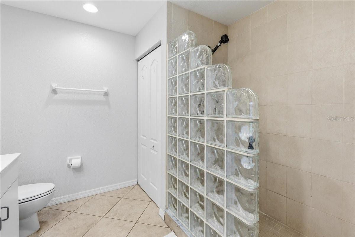 Image 22 of 38 For 8101 Memory Lane 219