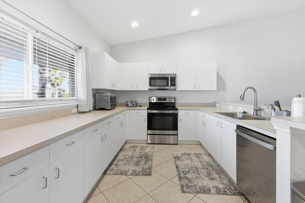 Image 9 of 38 For 8101 Memory Lane 219