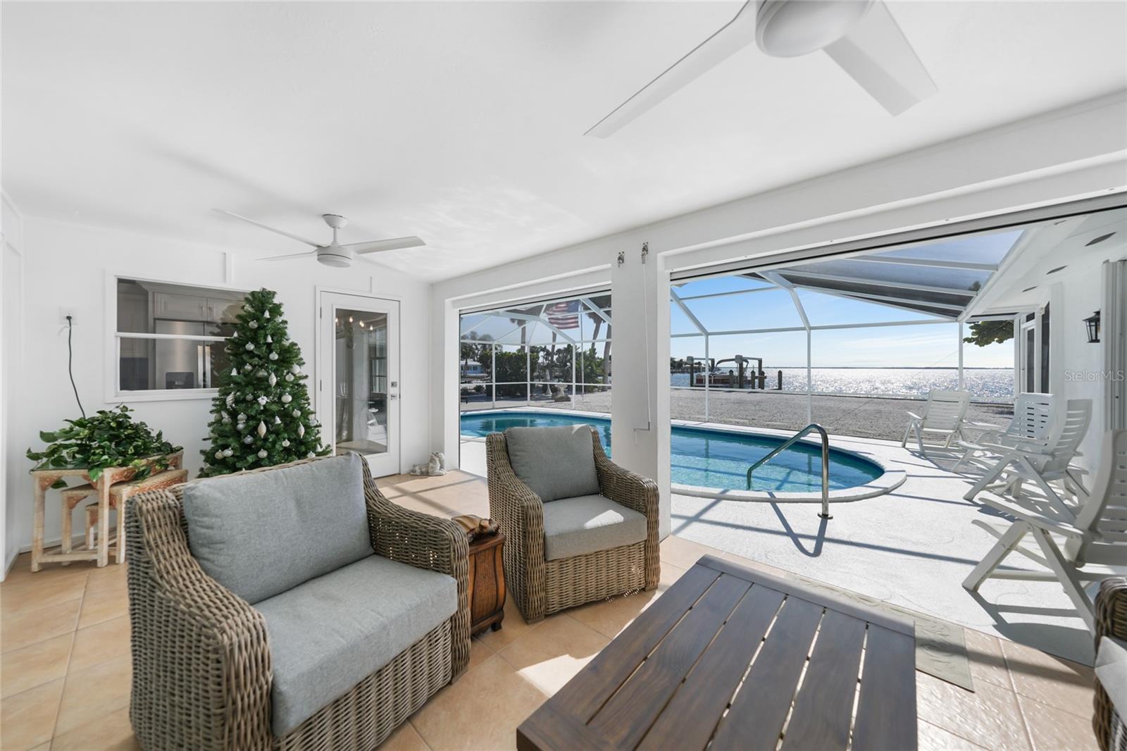 Image 11 of 52 For 1350 Aqua View Lane