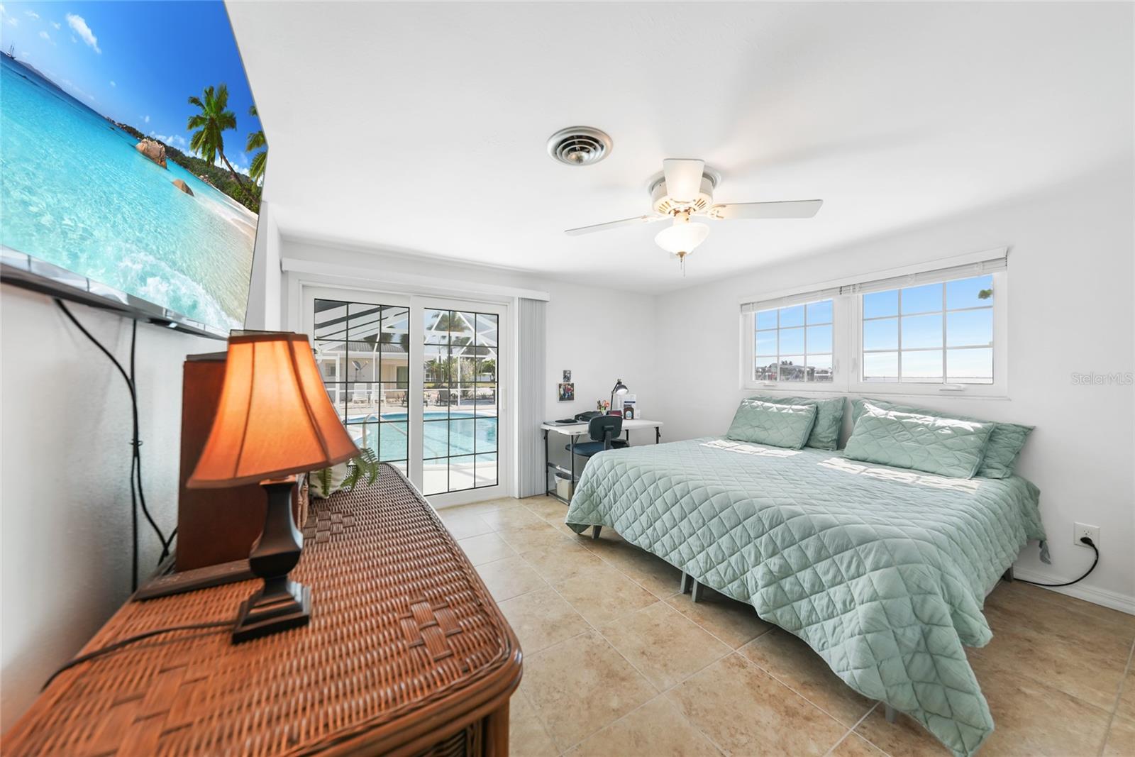 Image 14 of 52 For 1350 Aqua View Lane