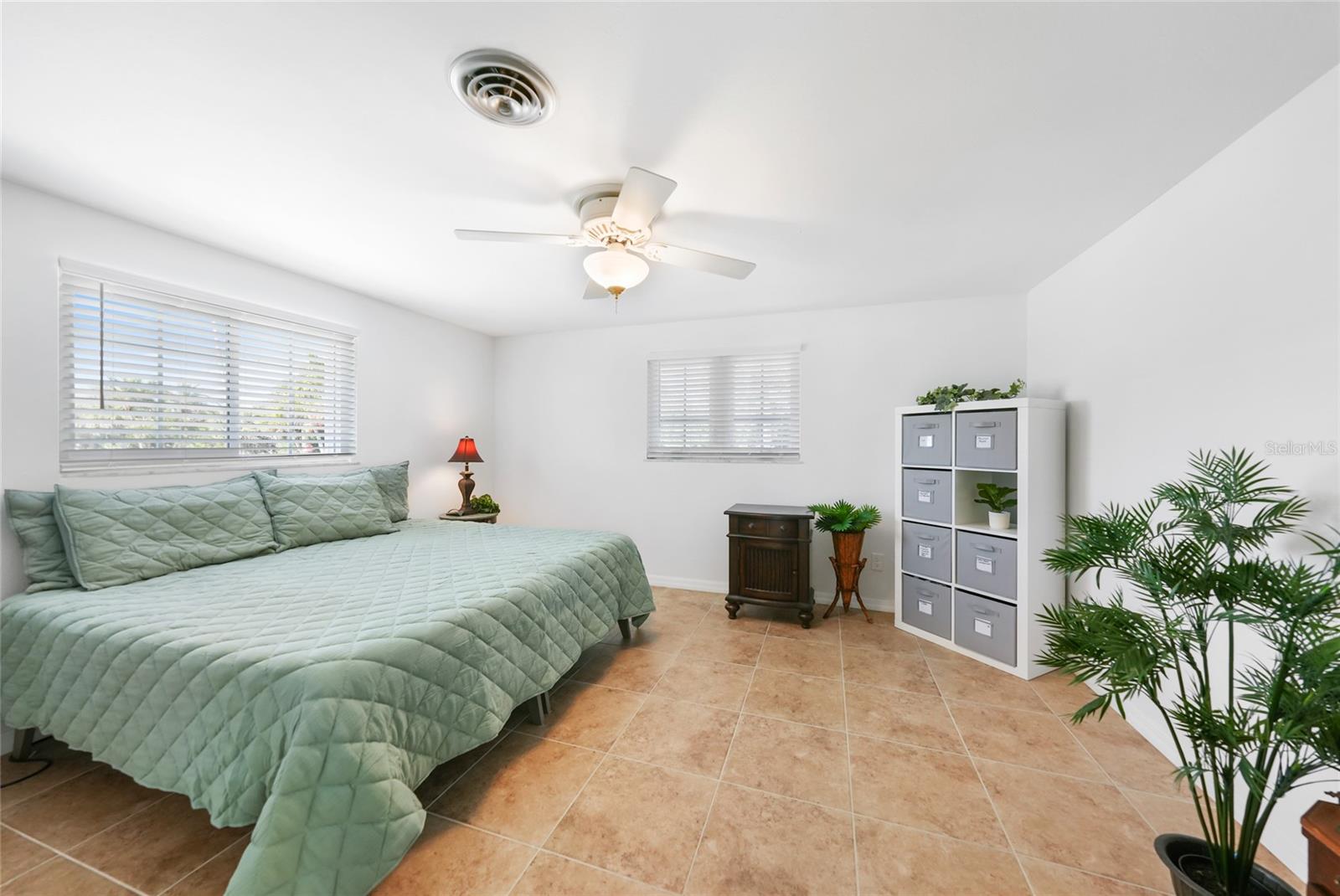 Image 18 of 52 For 1350 Aqua View Lane