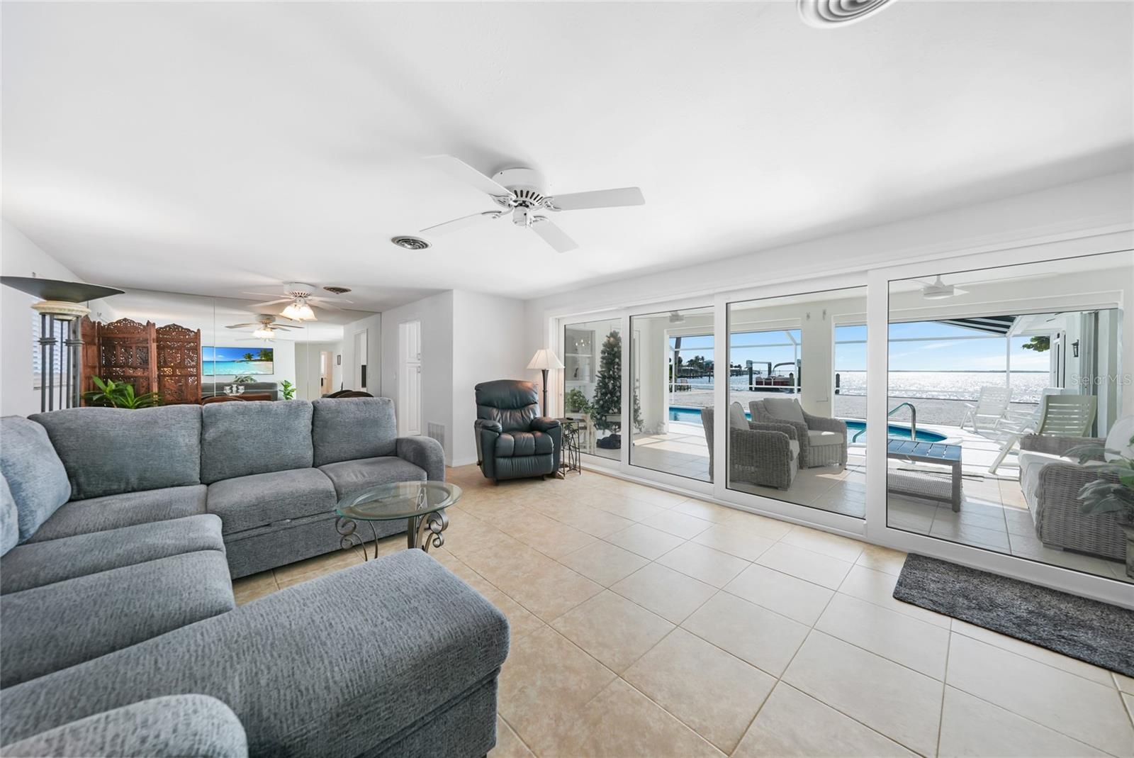 Image 5 of 52 For 1350 Aqua View Lane