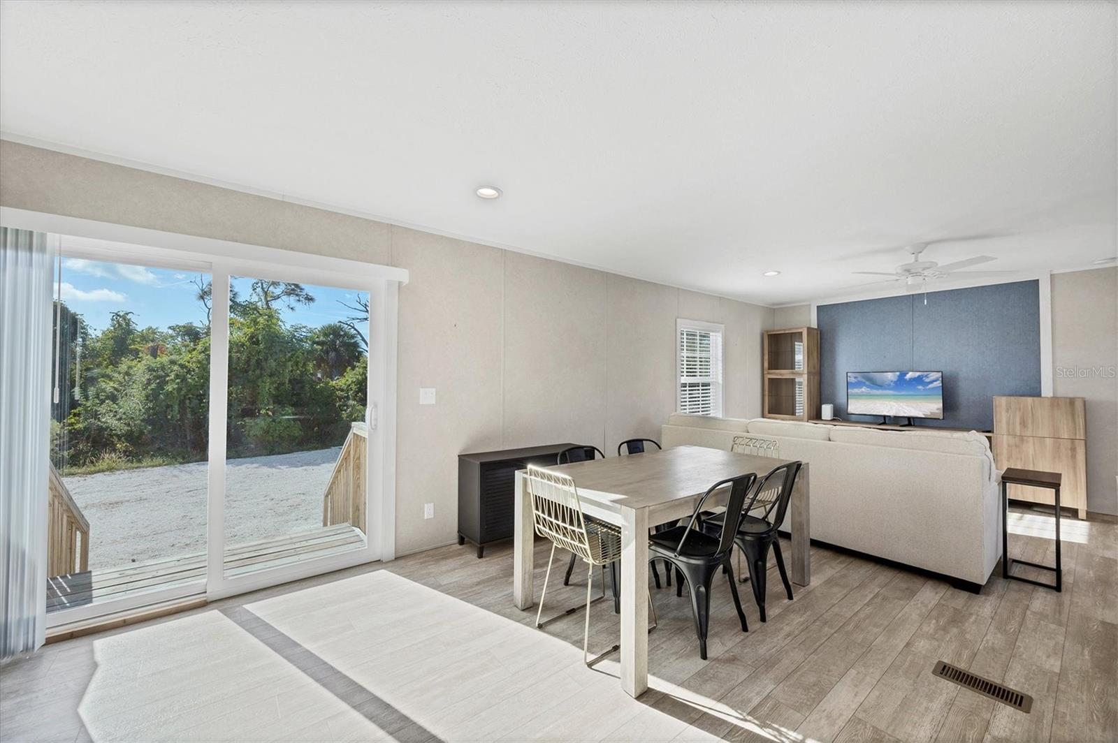 Image 13 of 41 For 3230 Smith Street