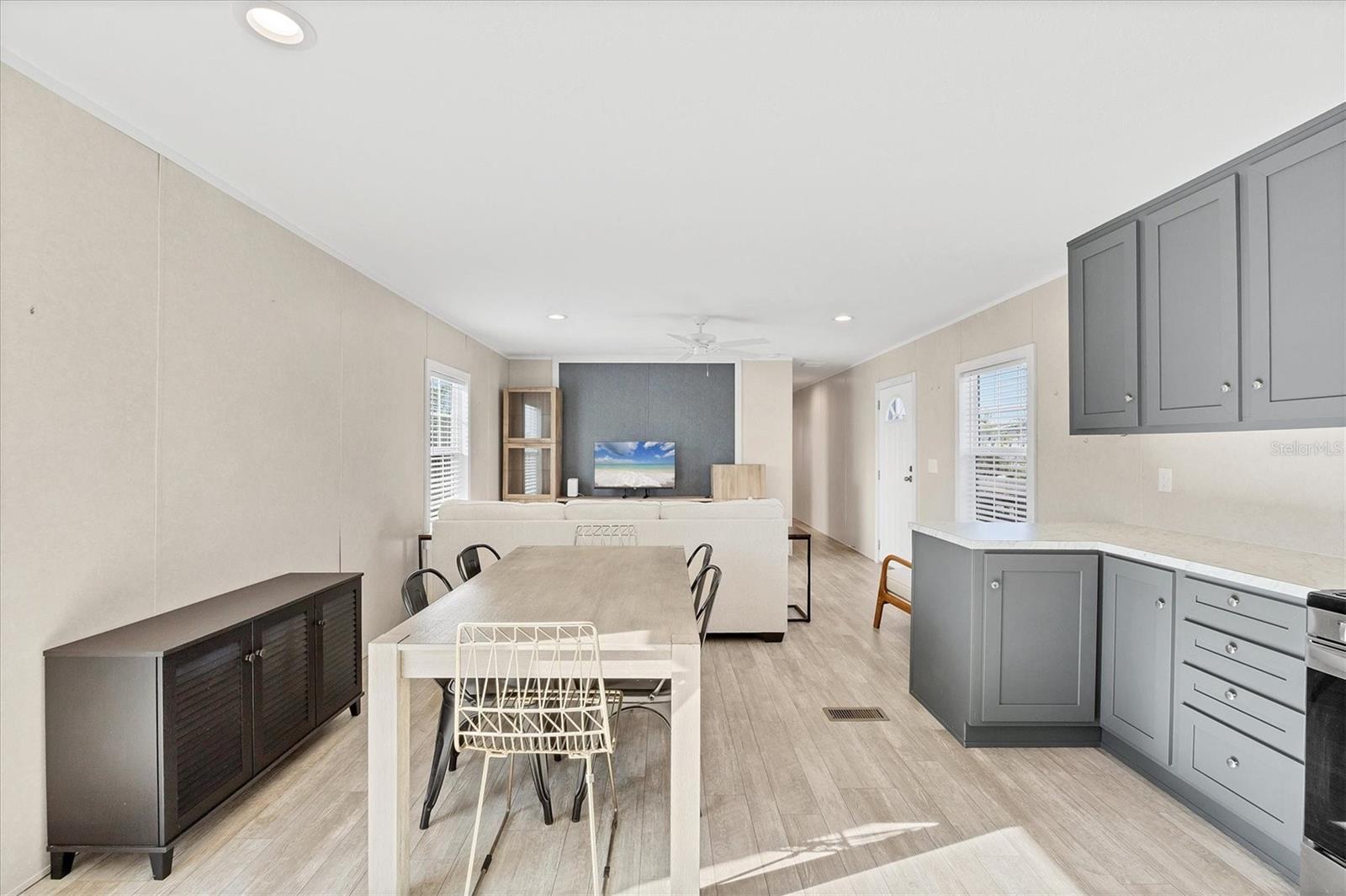 Image 16 of 41 For 3230 Smith Street