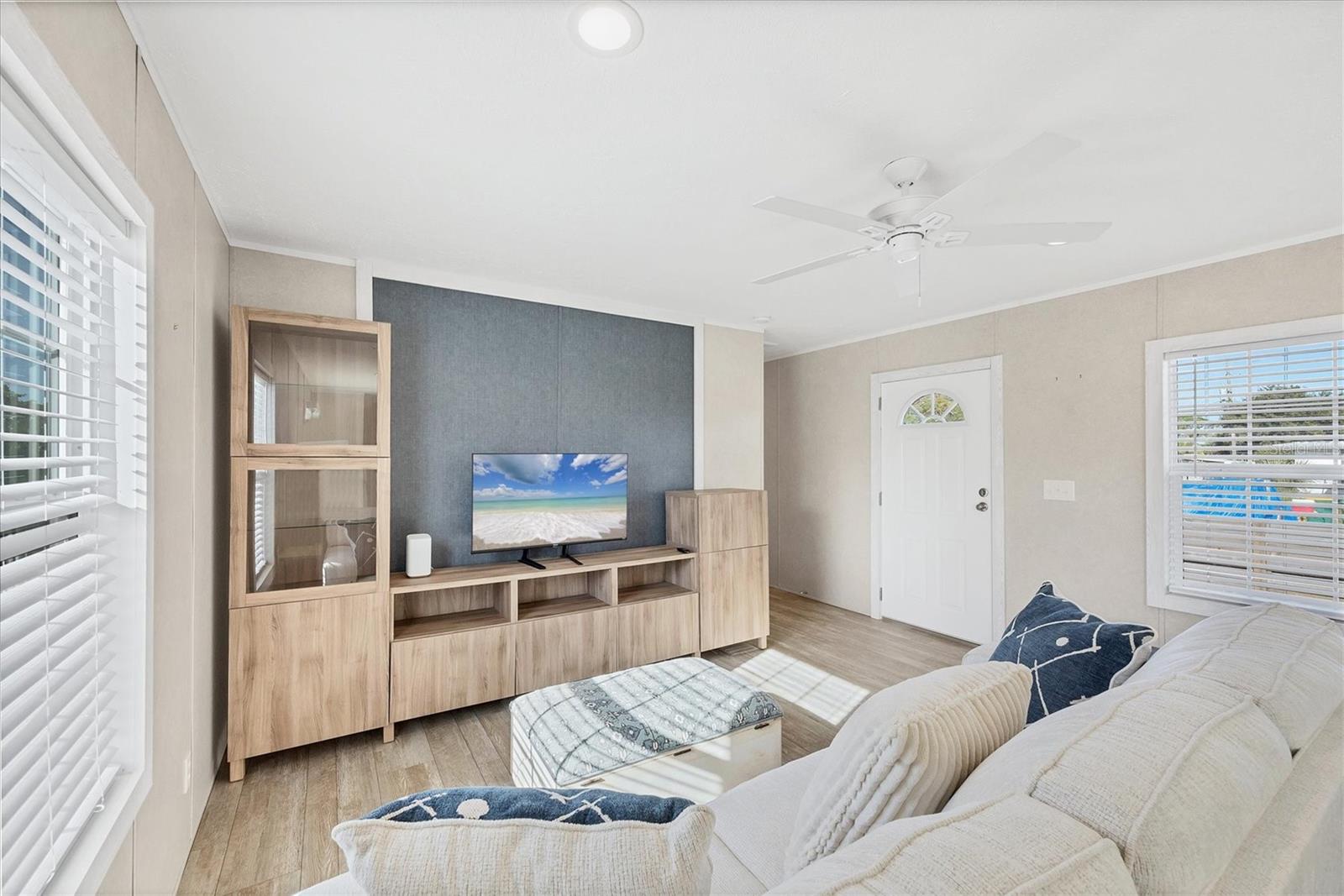 Image 7 of 41 For 3230 Smith Street