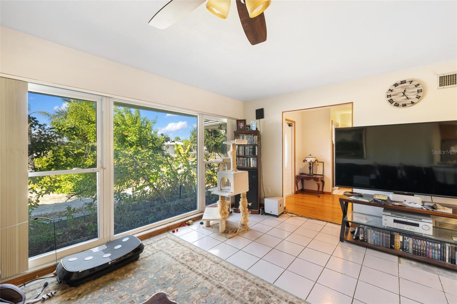 Image 11 of 64 For 105 Cousley Drive Se