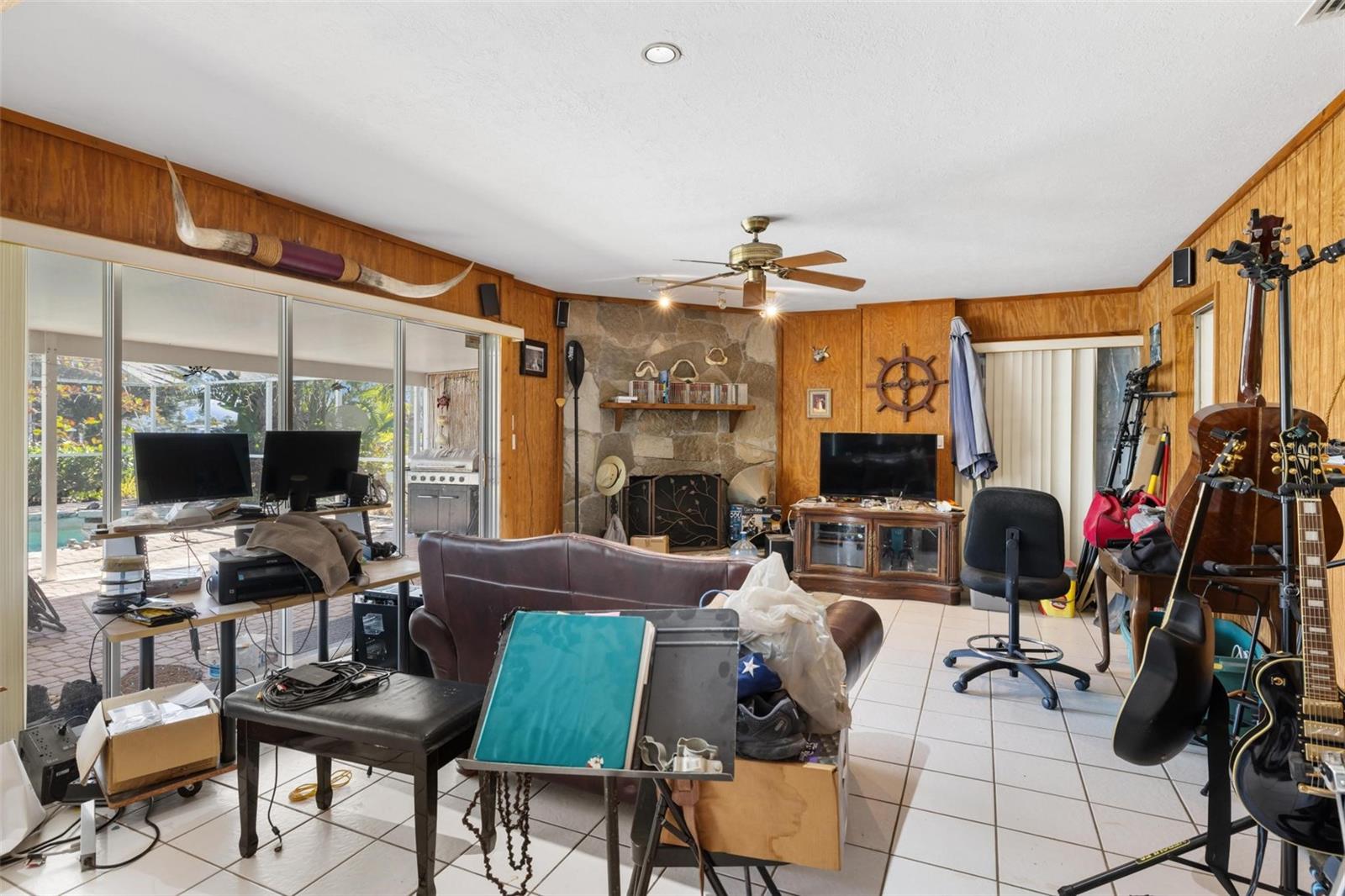 Image 21 of 64 For 105 Cousley Drive Se