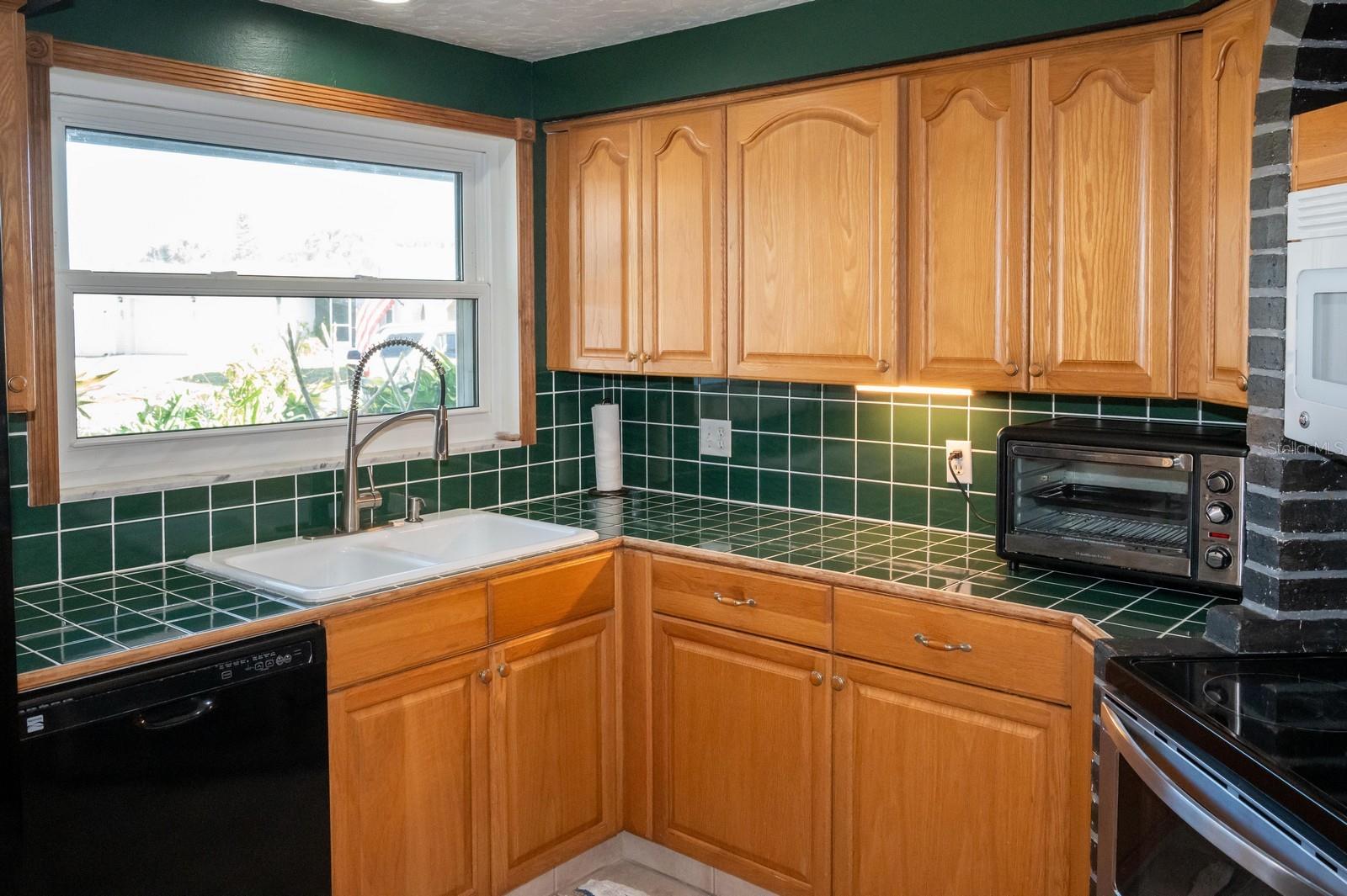 Image 21 of 42 For 3465 Gulf Lane