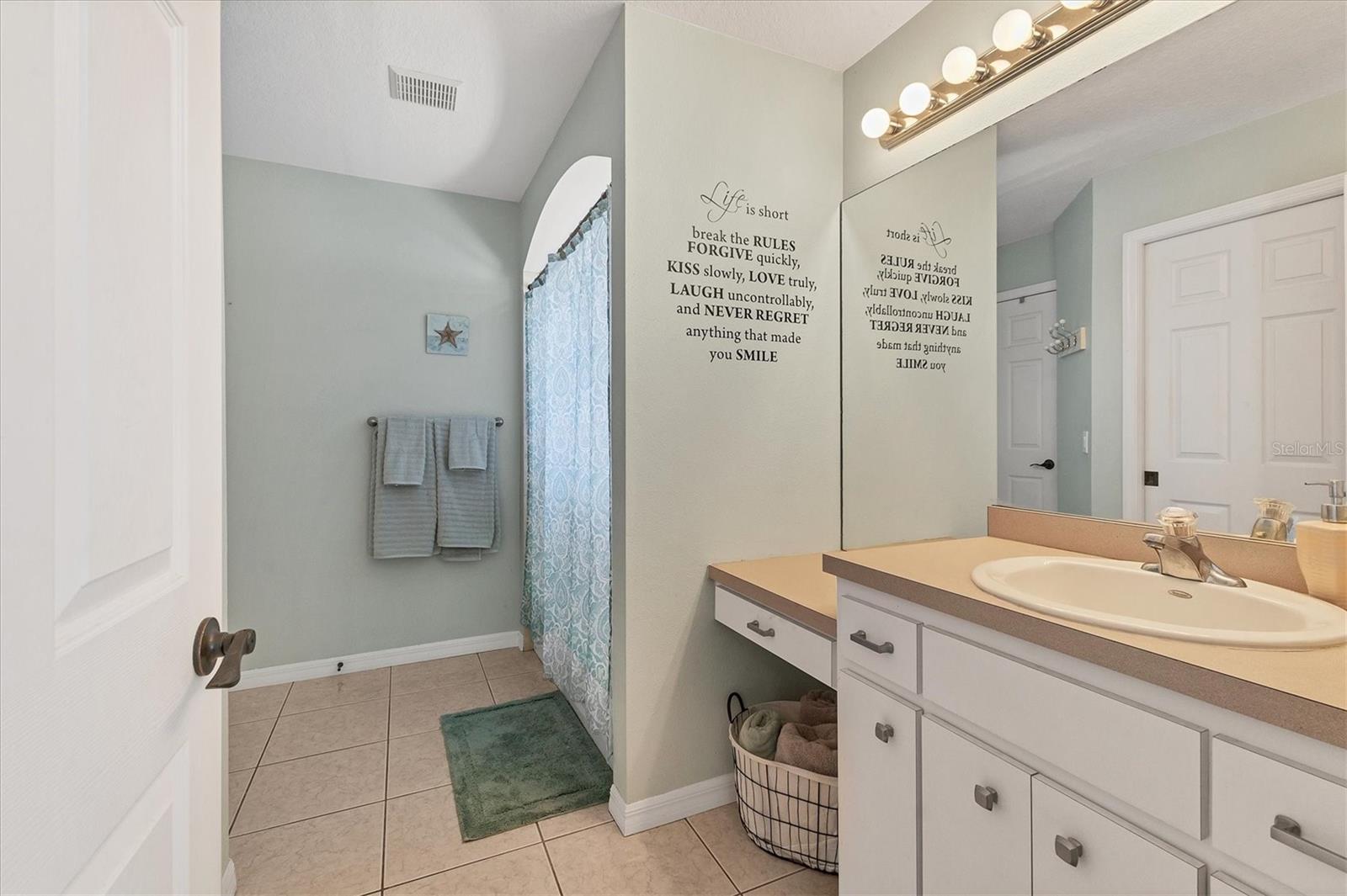 Image 16 of 39 For 1820 Meadow Lark Lane